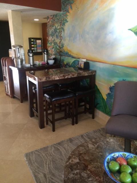 Surf Rider Resort photo 17