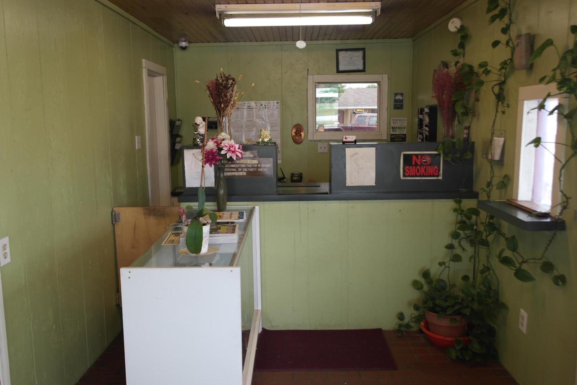 Interstate Motel photo 14