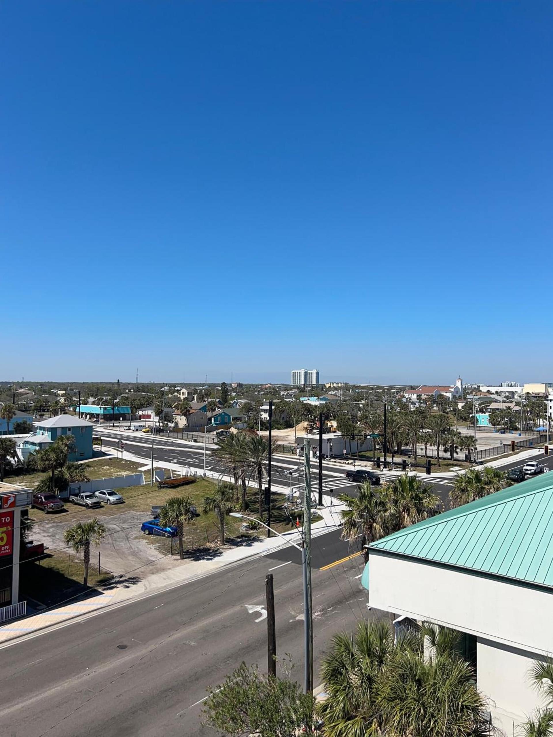 Beach Condo with Pool & Tiki Bar! photo 13