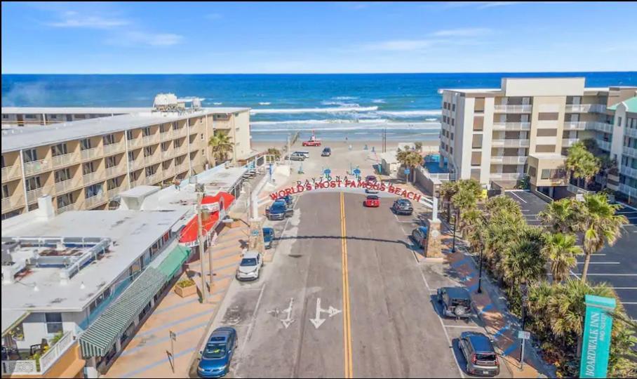 Beach Condo with Pool & Tiki Bar! photo 23