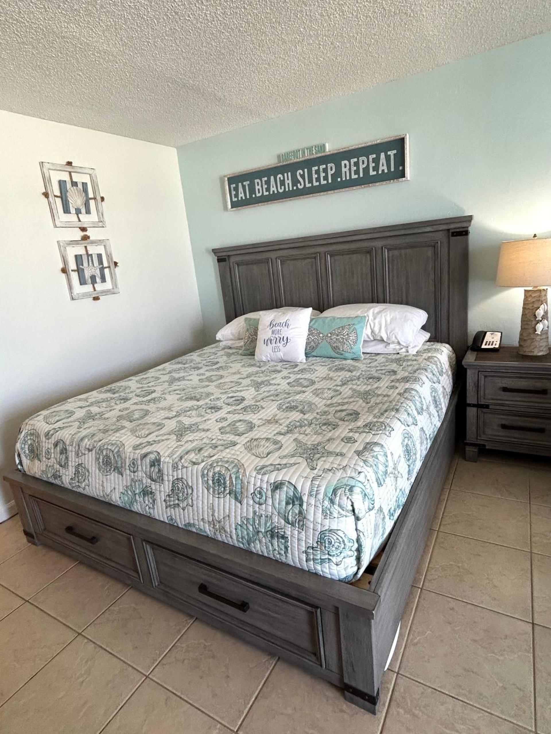 Beach Condo with Pool & Tiki Bar! photo 20