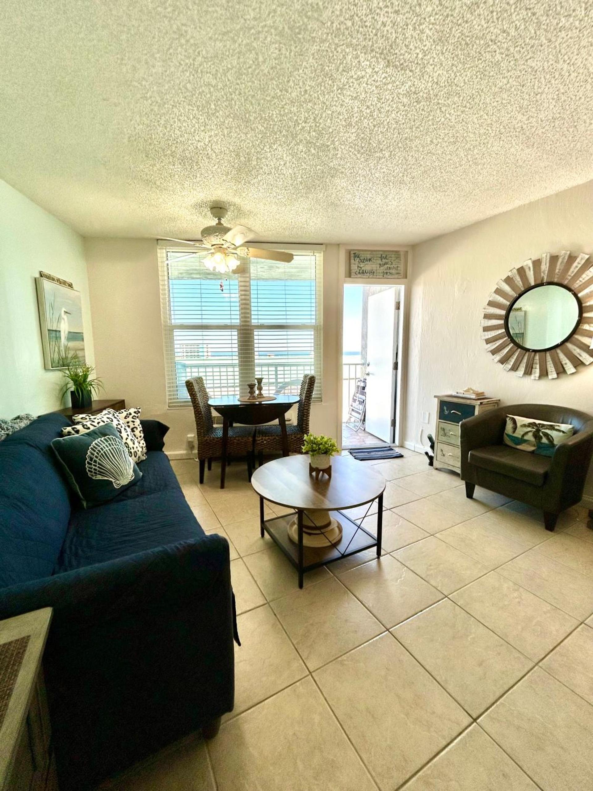 Beach Condo with Pool & Tiki Bar! photo 15