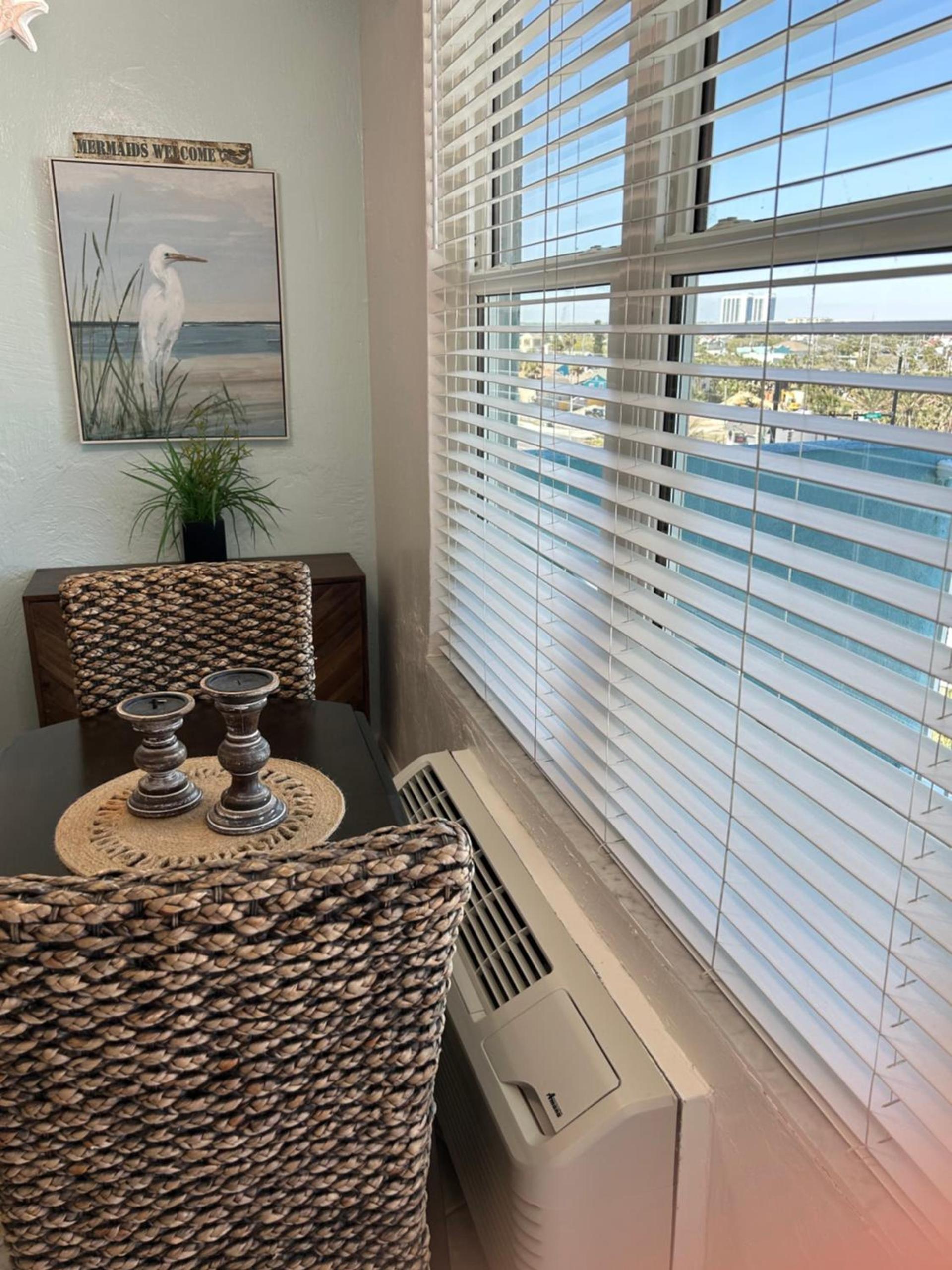 Beach Condo with Pool & Tiki Bar! photo 8