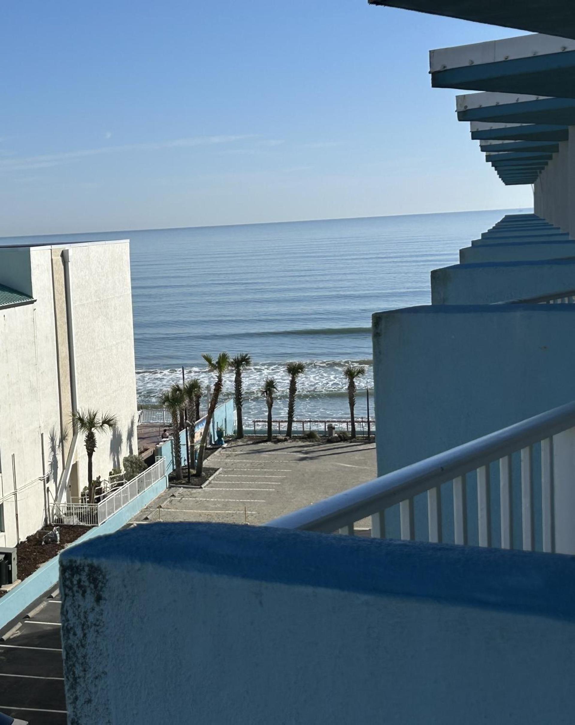 Beach Condo with Pool & Tiki Bar! photo 1