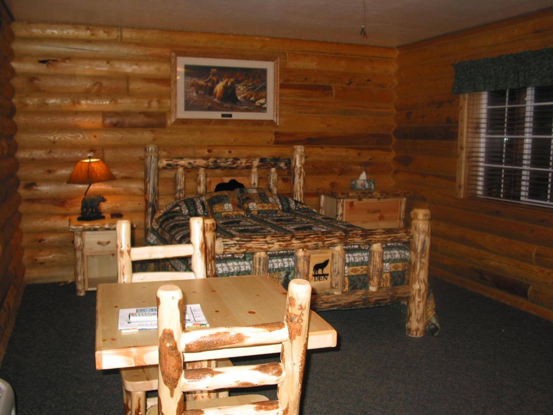 Wolf Den Log Cabin Motel and RV Park photo 7