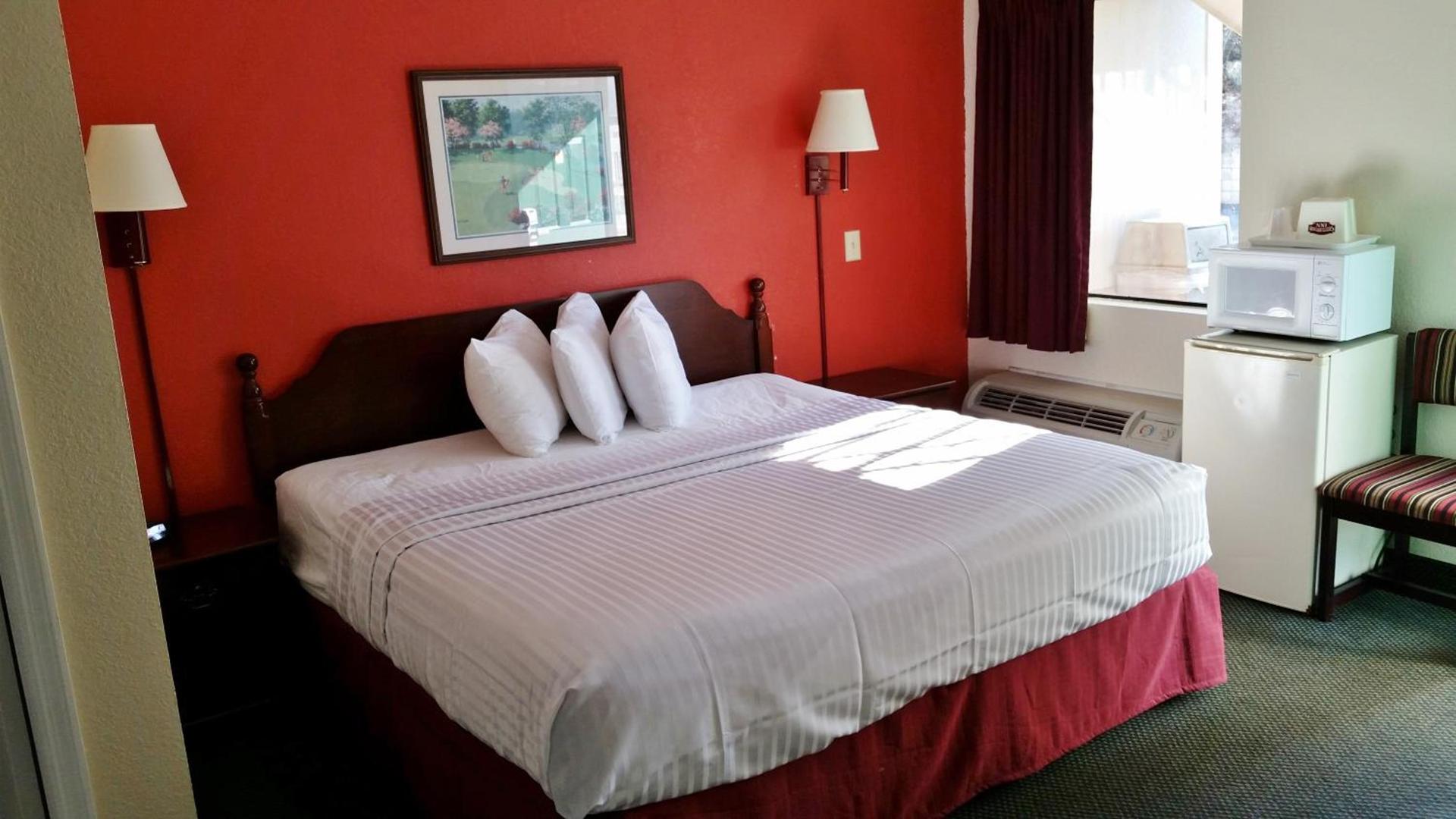 Country Hearth Inn & Suites Augusta photo 25