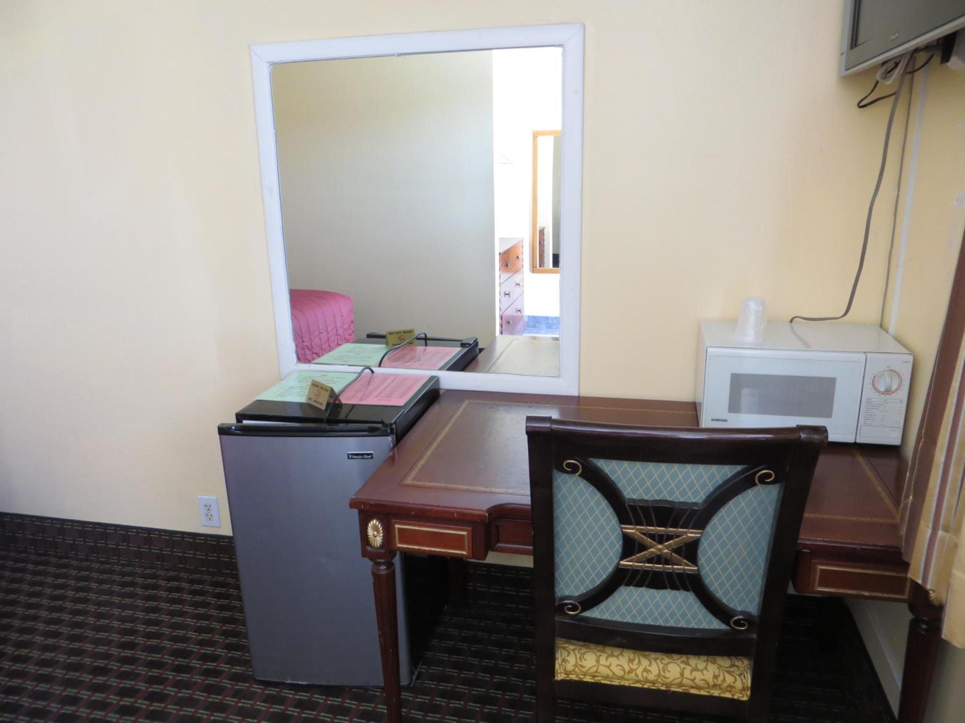 A Fisher's Inn Motel photo 41