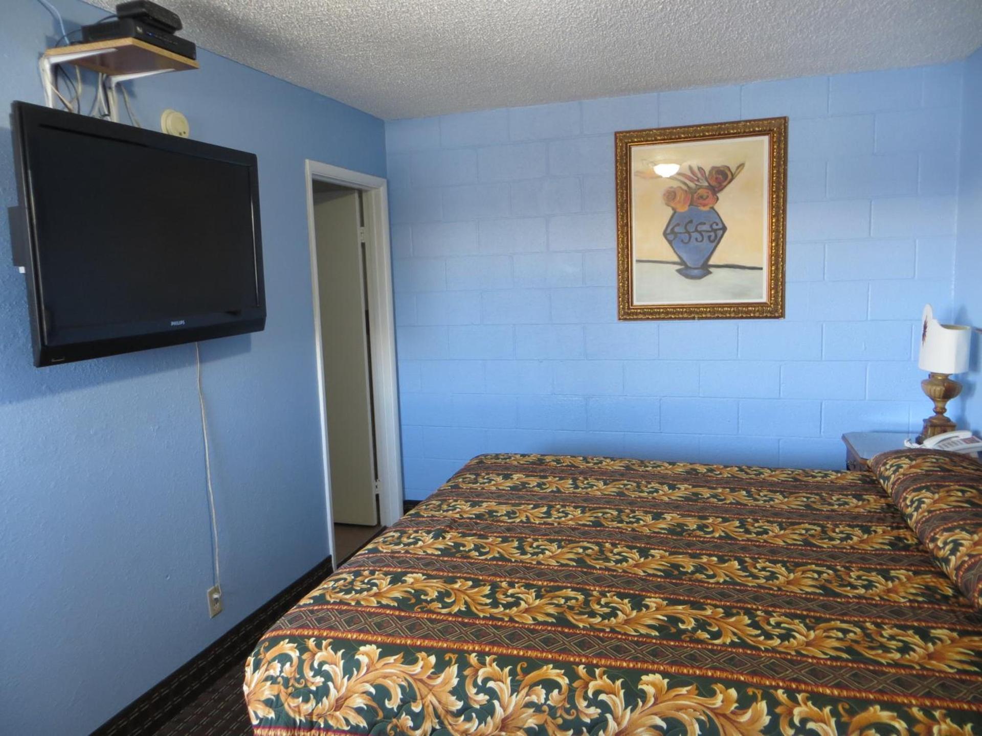 A Fisher's Inn Motel photo 20