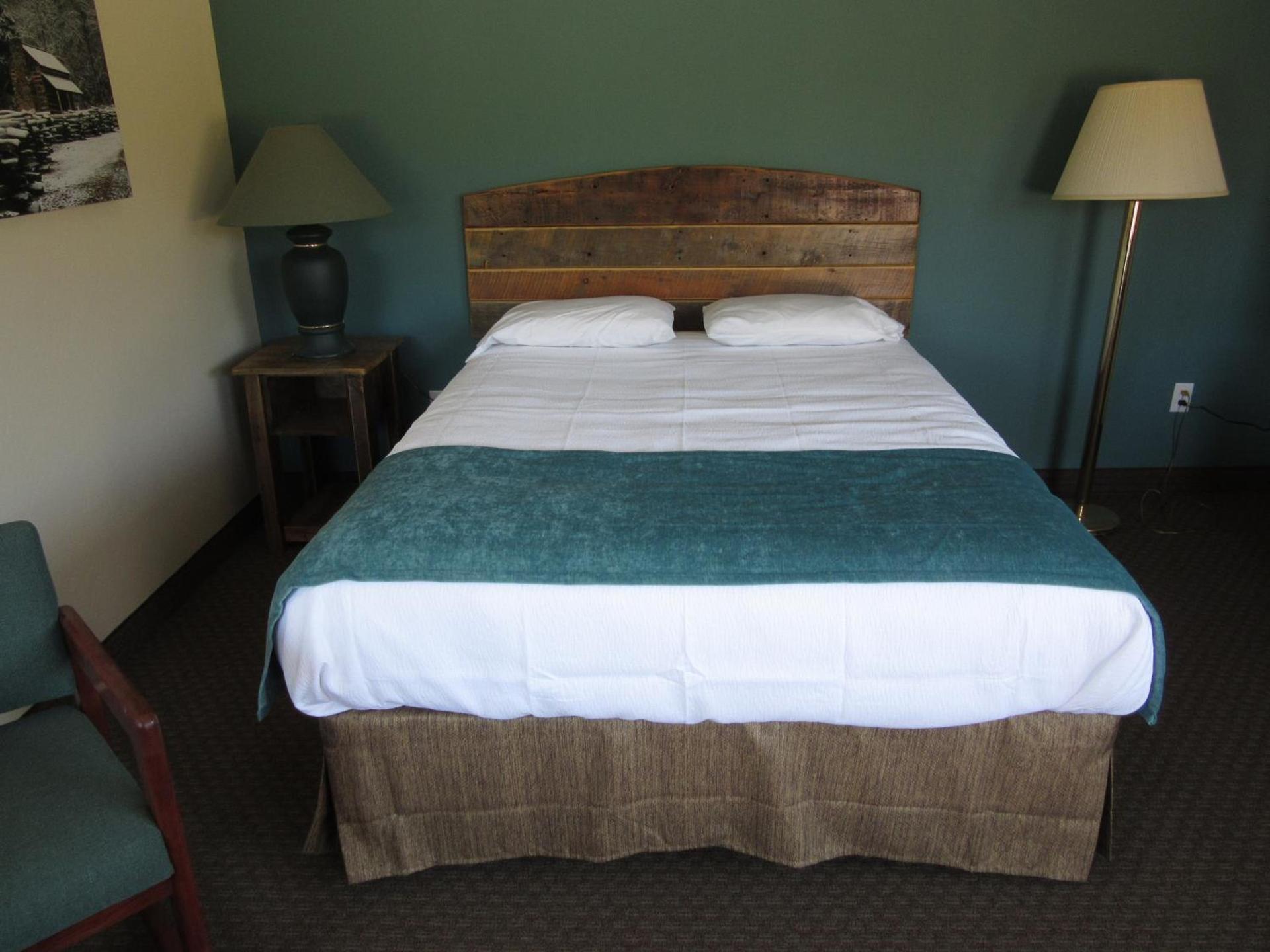 Al's Westward Ho Motel photo 9