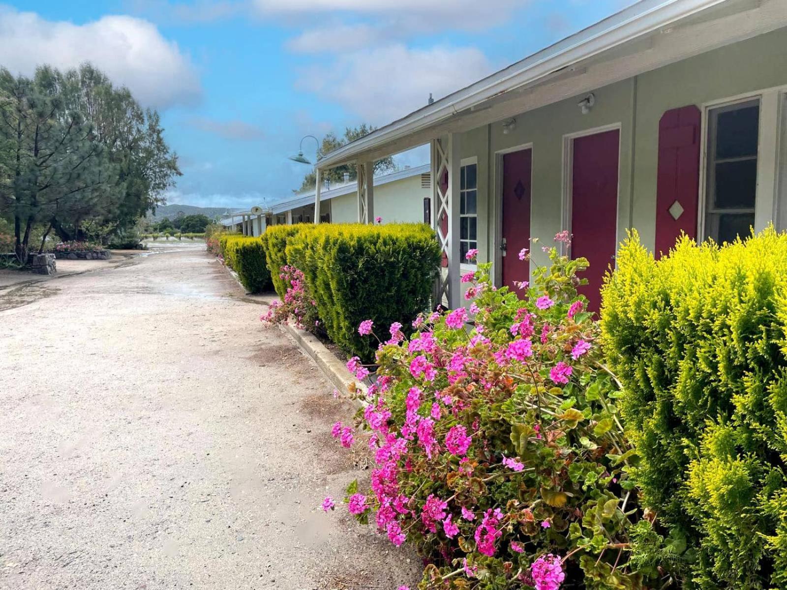 Sierra Pelona Motel photo 15