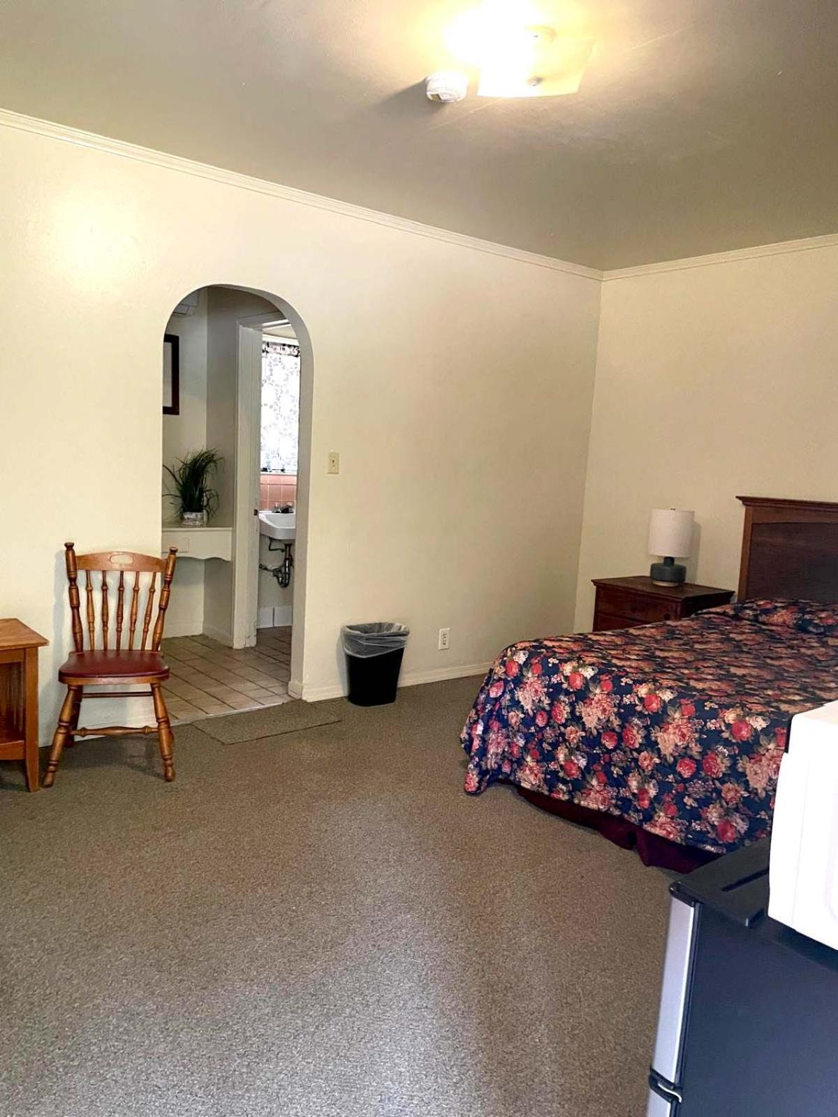 Sierra Pelona Motel photo 13
