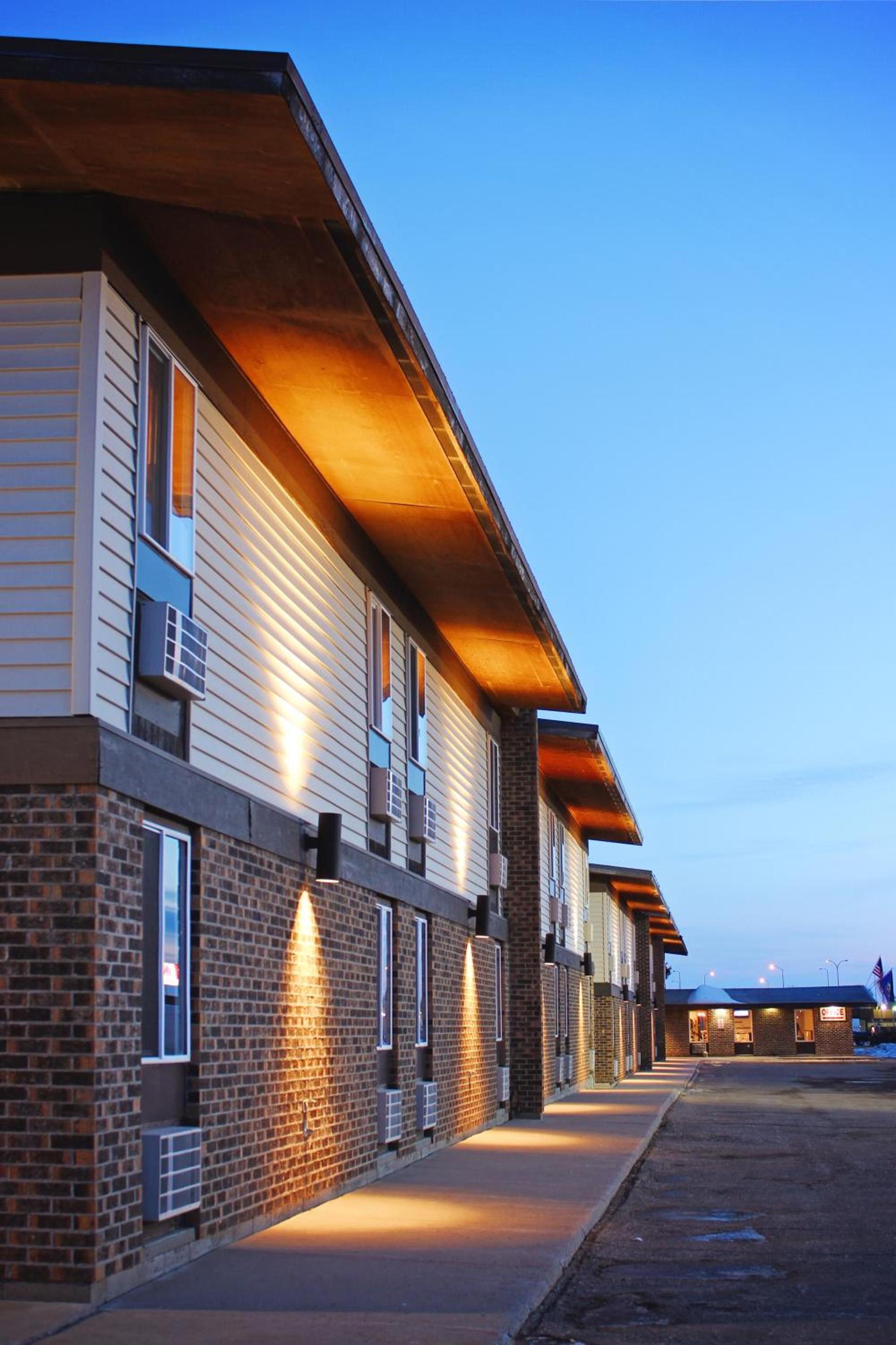 Sunlac Inn Devils Lake photo 2