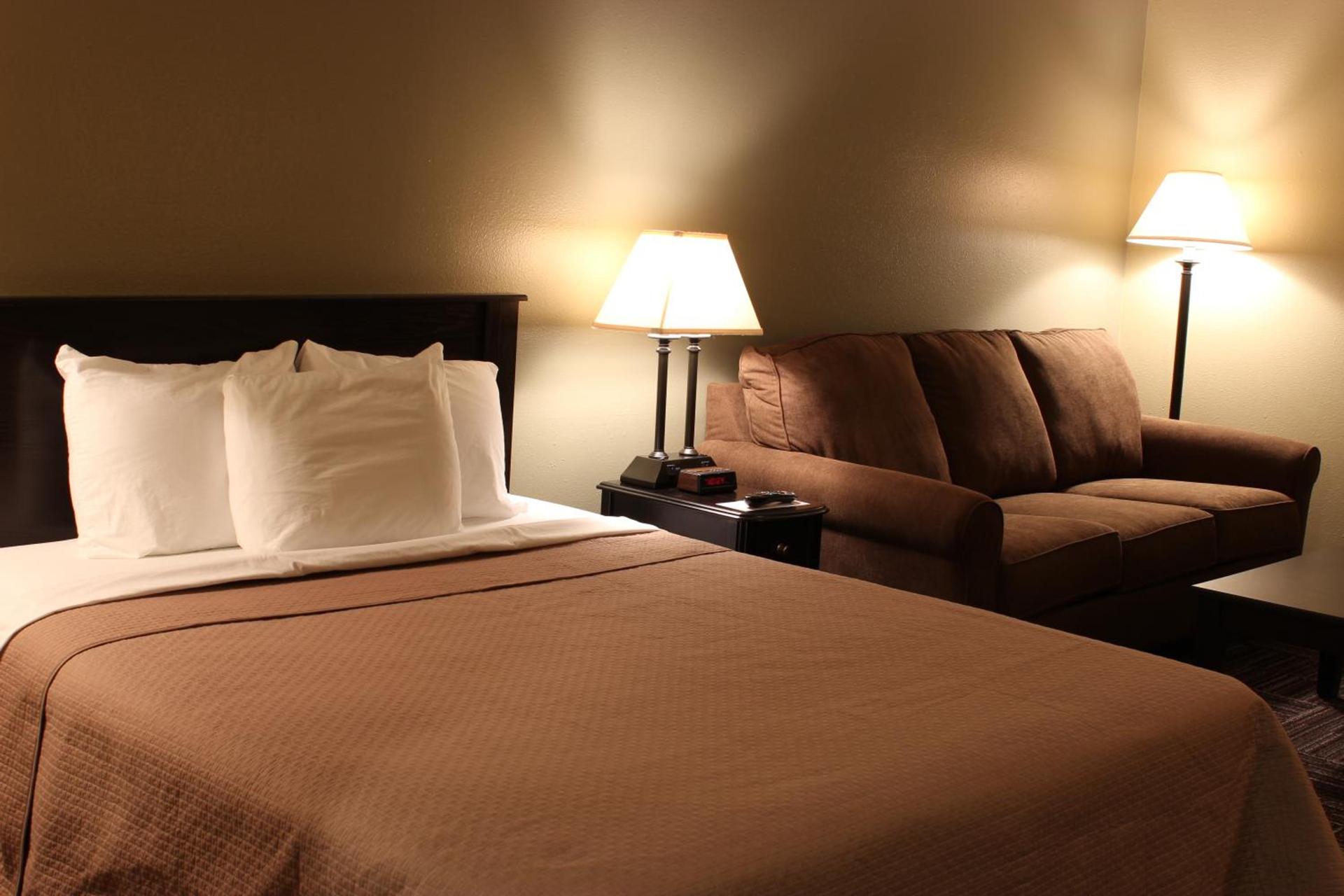 Sunlac Inn Devils Lake photo 10