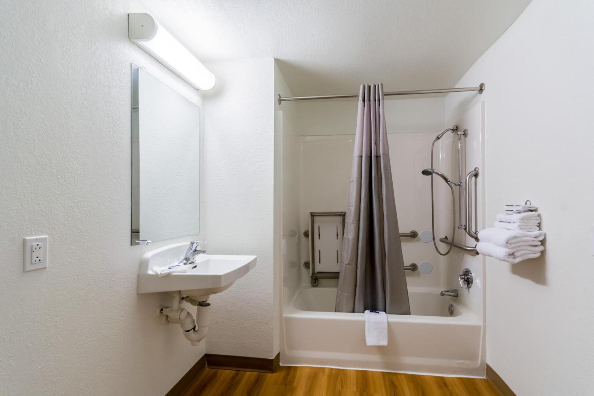 Travelodge by Wyndham Essington / Philadelphia Airport photo 41