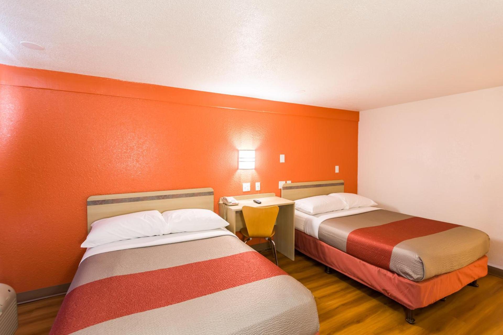 Travelodge by Wyndham Essington / Philadelphia Airport photo 35