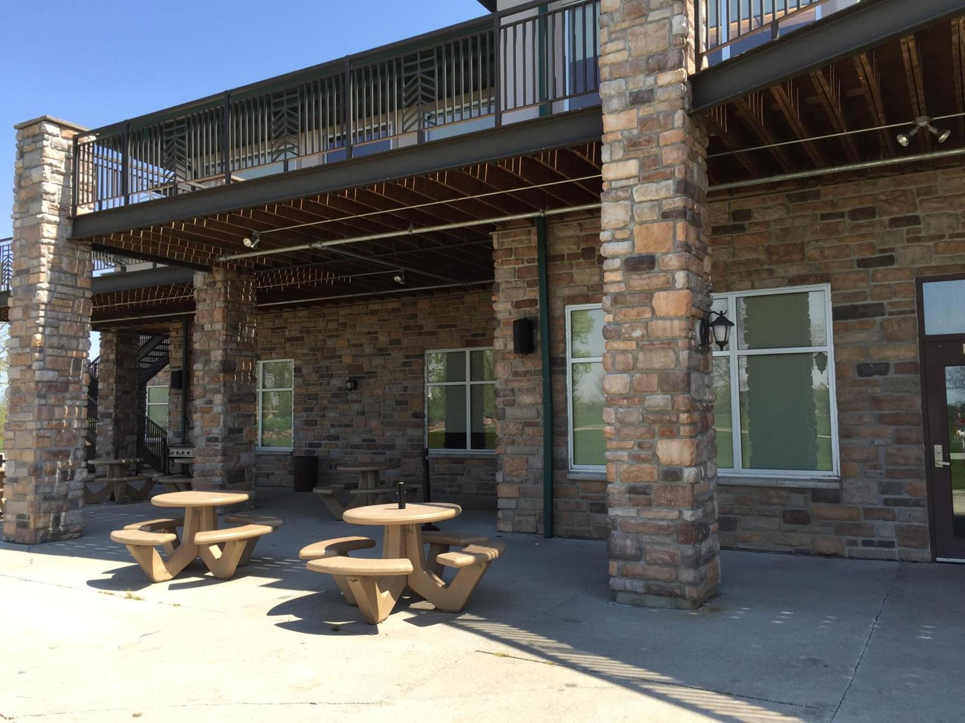 Cobblestone Inn & Suites - Denison | Majestic Hills photo 16