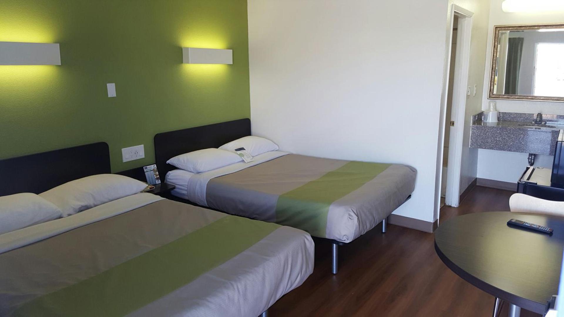 Motel 6-El Paso, TX - West photo 5