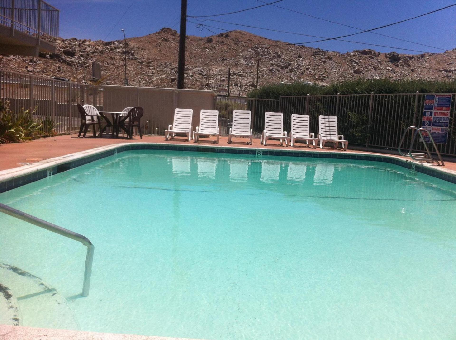 Hilltop Inn & Suites photo 22