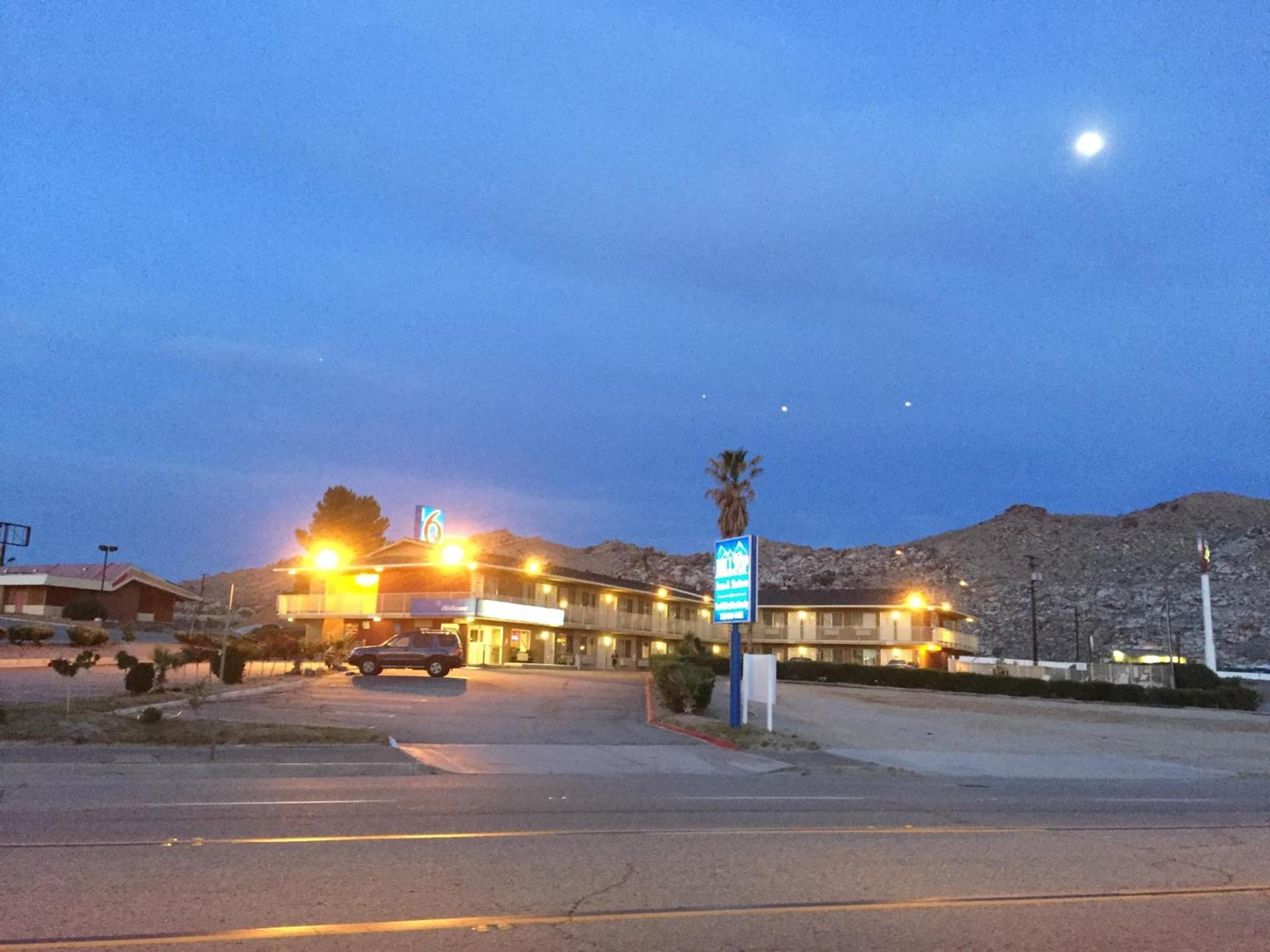 Hilltop Inn & Suites photo 15
