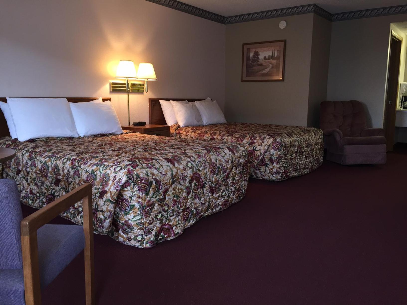 Twelve Oaks Inn photo 31