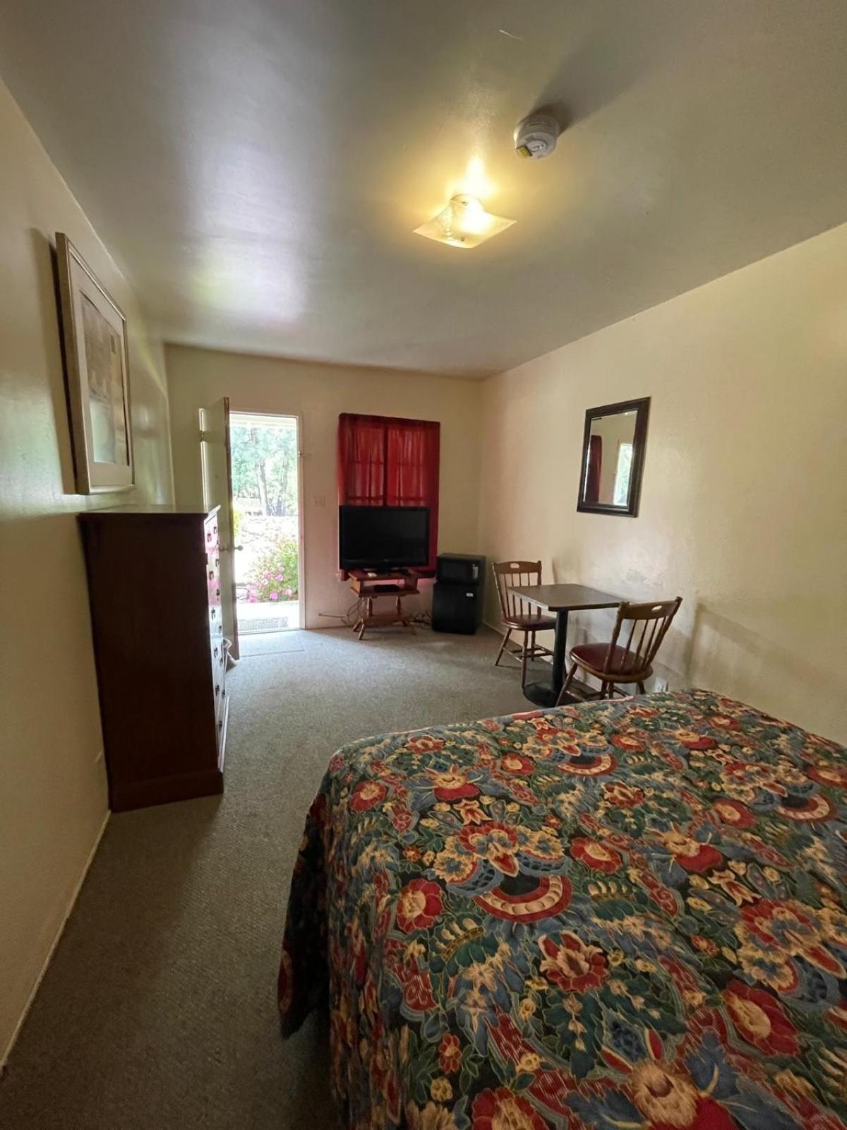 Sierra Pelona Motel photo 5