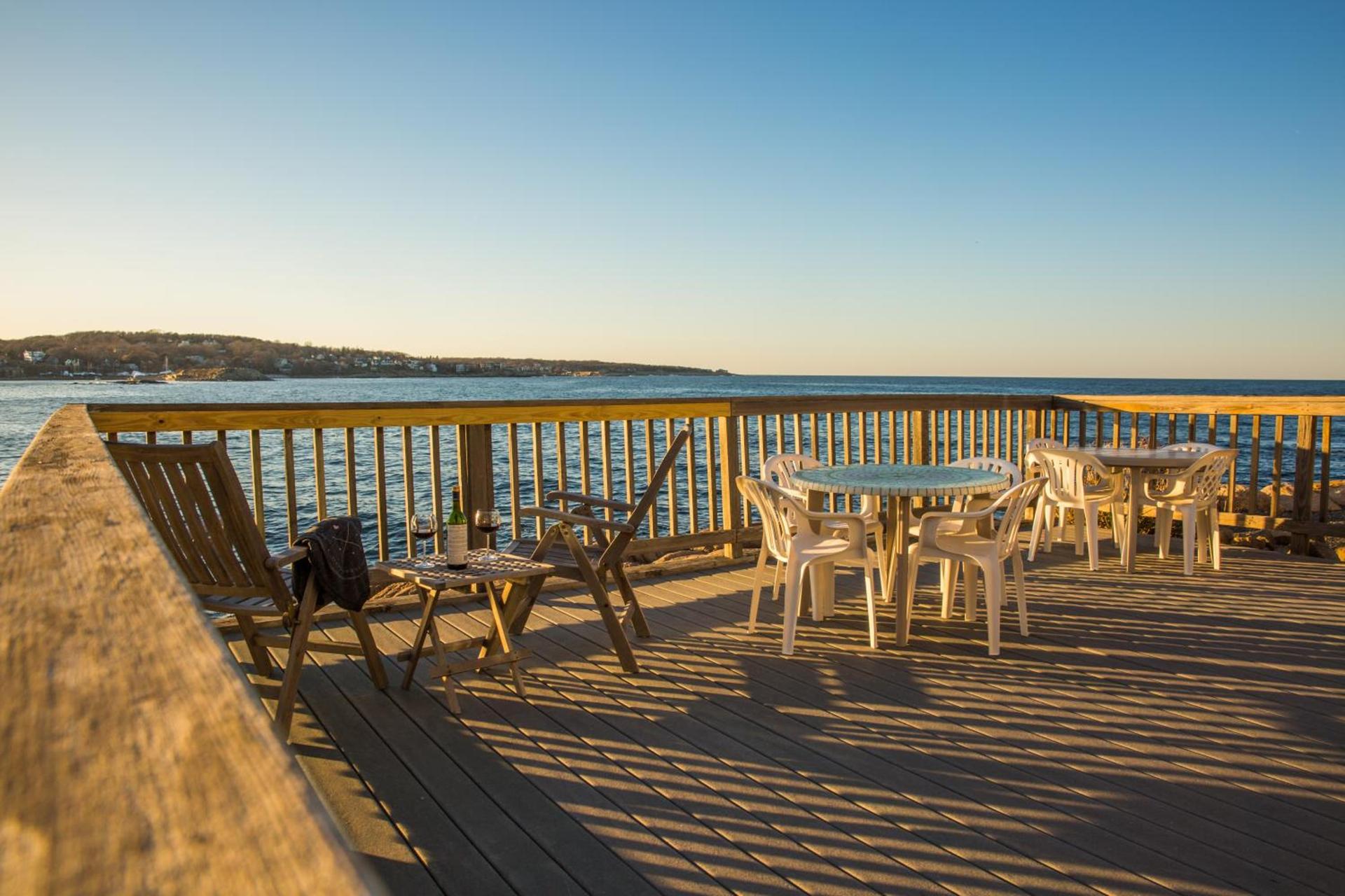 Bearskin Neck Motor Lodge photo 24