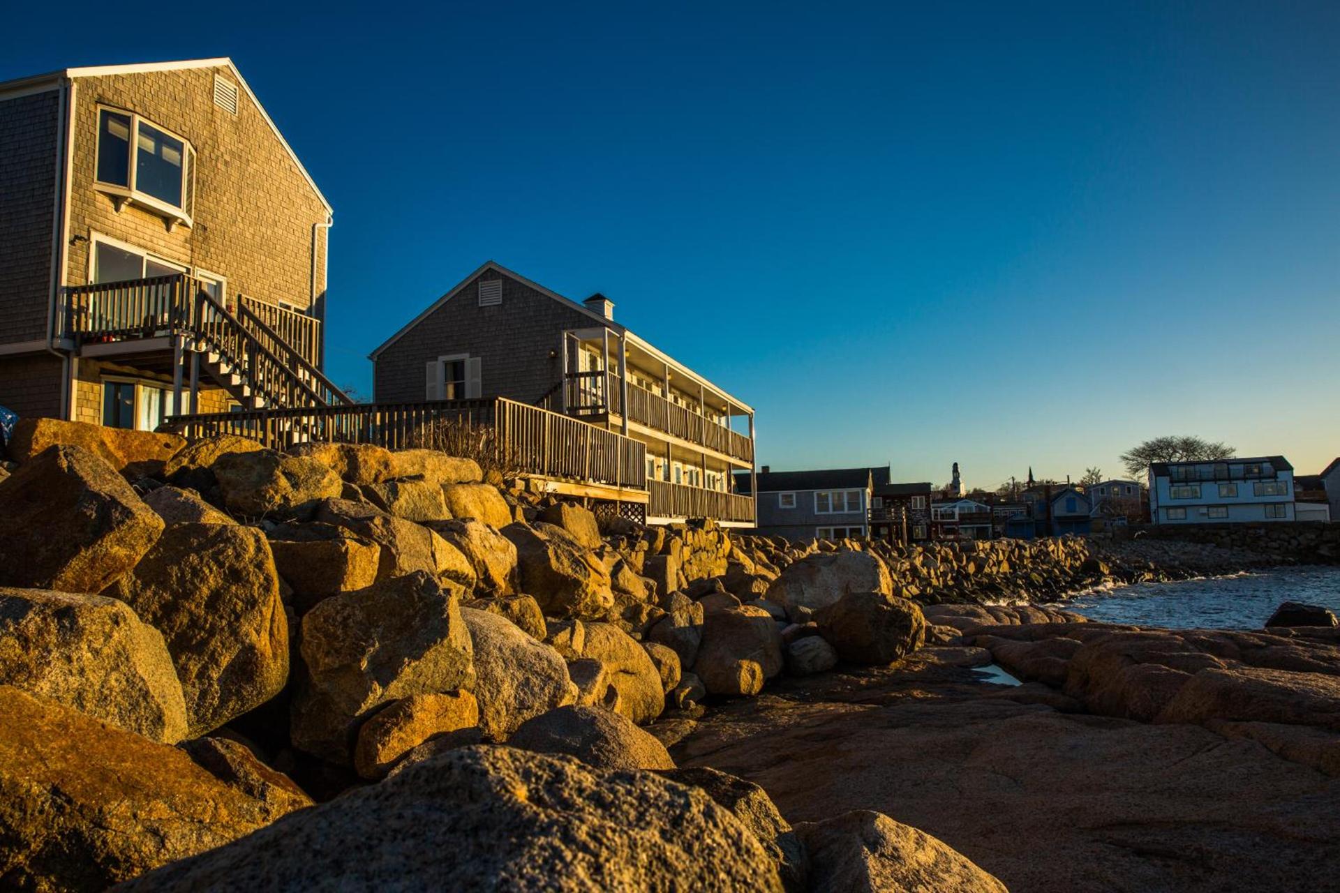 Bearskin Neck Motor Lodge photo 12