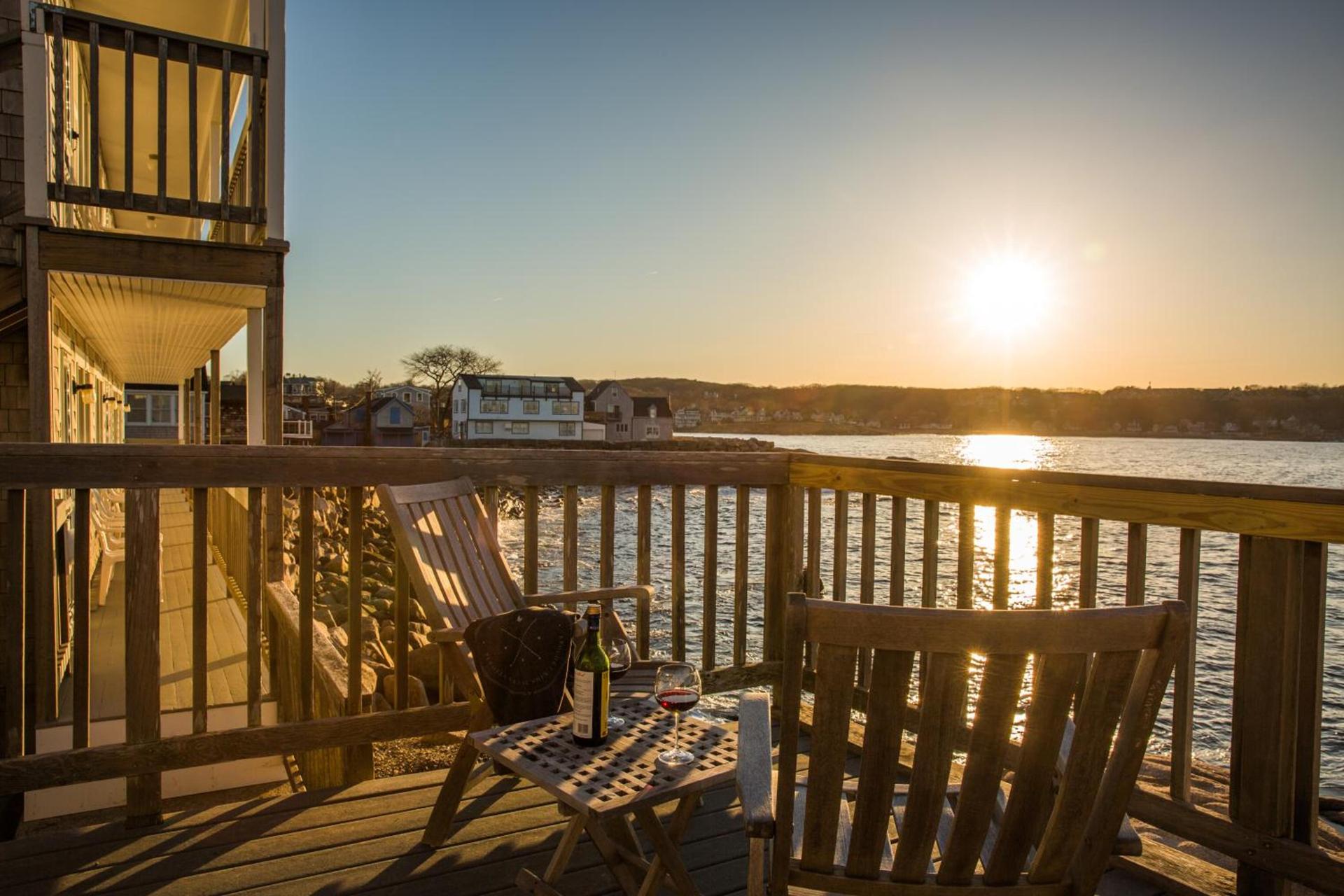 Bearskin Neck Motor Lodge photo 11