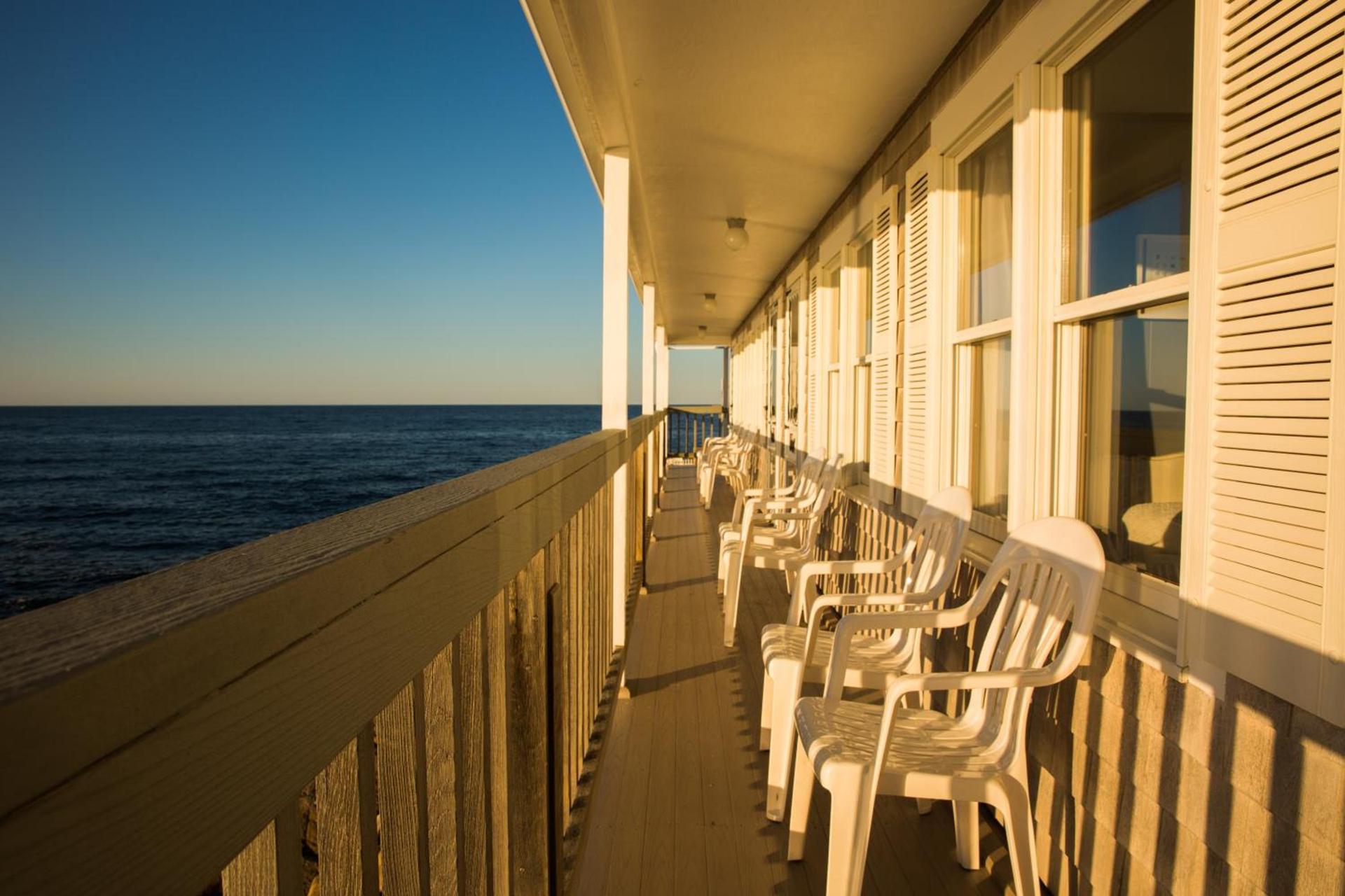 Bearskin Neck Motor Lodge photo 10