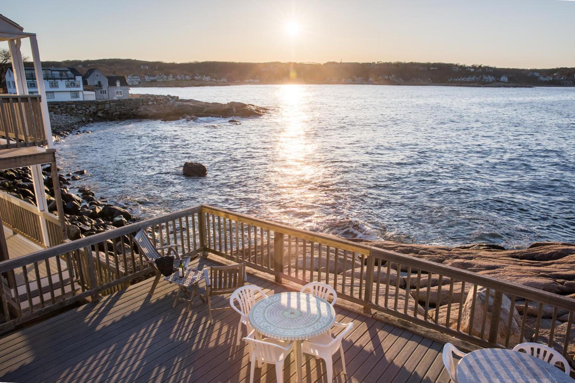 Bearskin Neck Motor Lodge photo 27