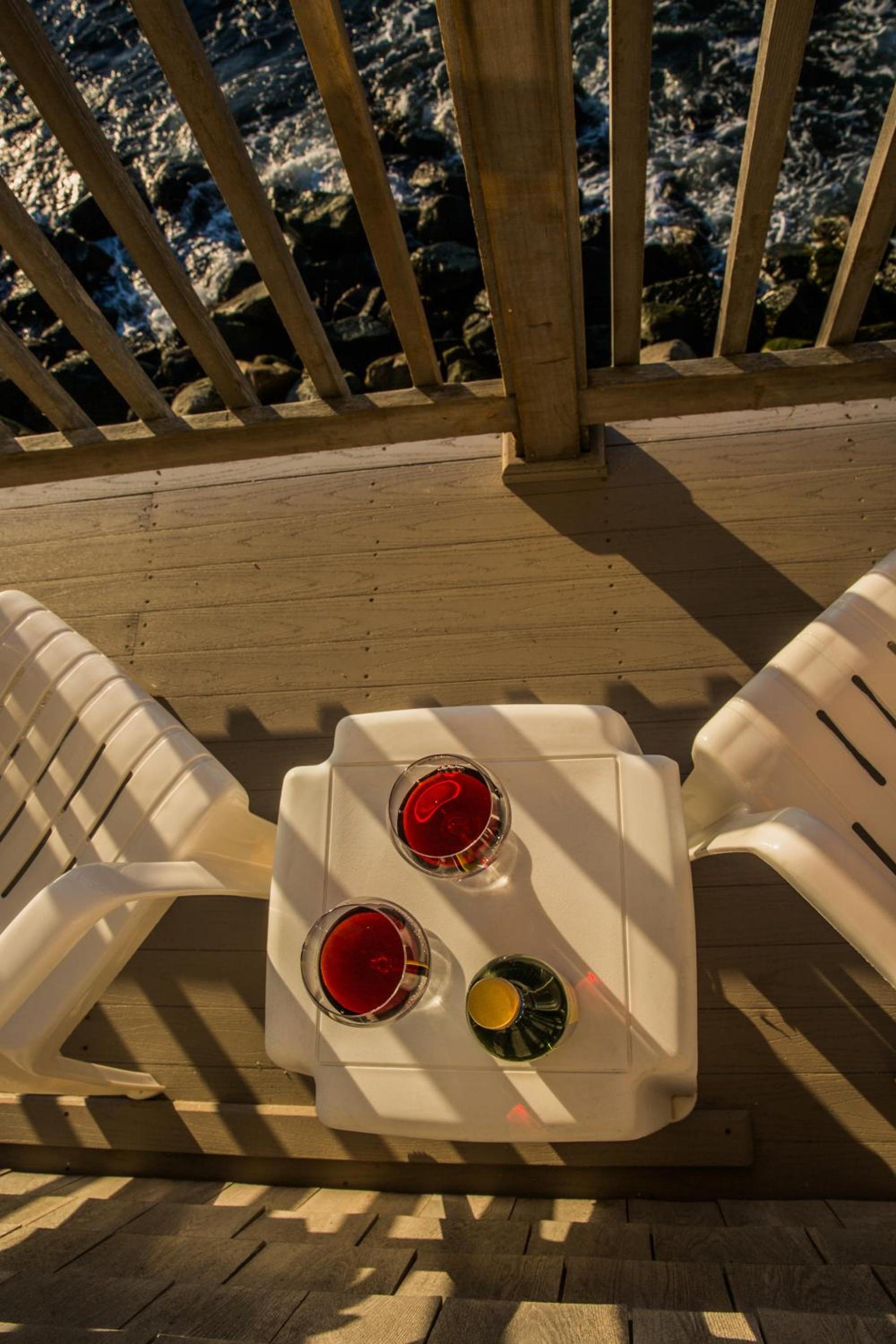 Bearskin Neck Motor Lodge photo 29