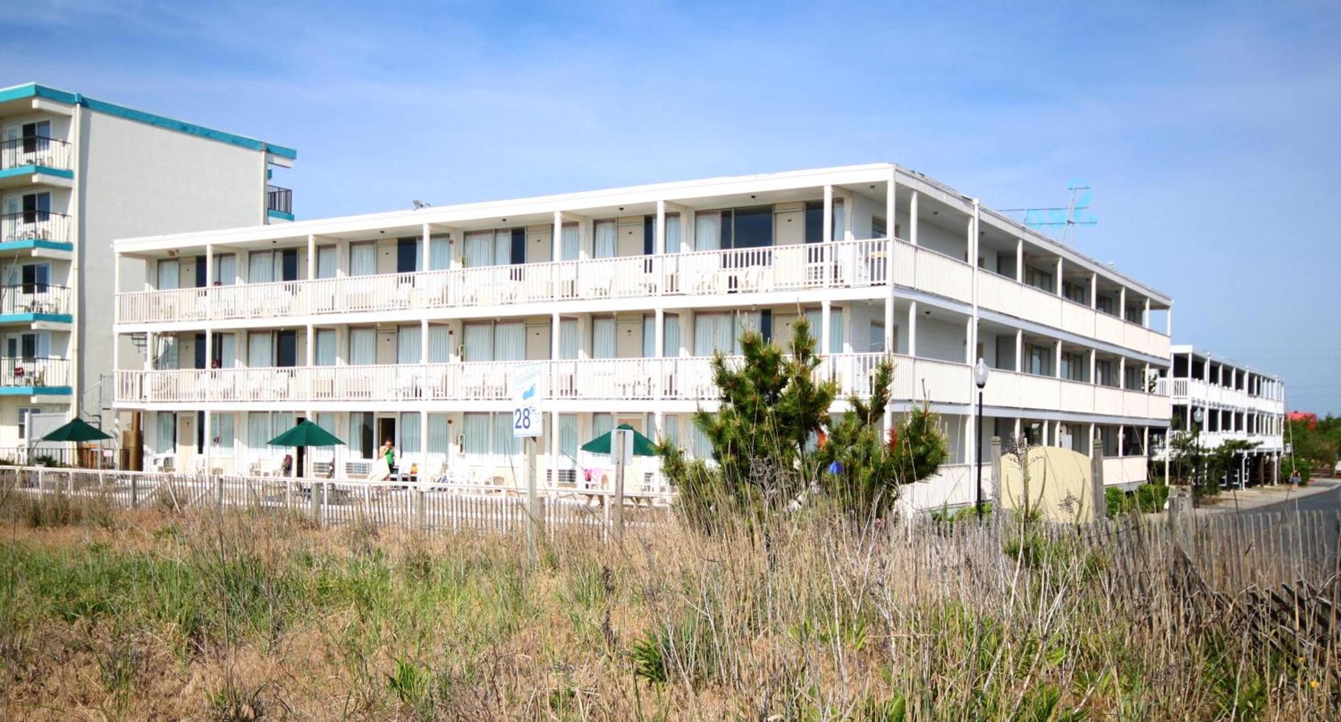Seabonay Oceanfront Motel photo 13