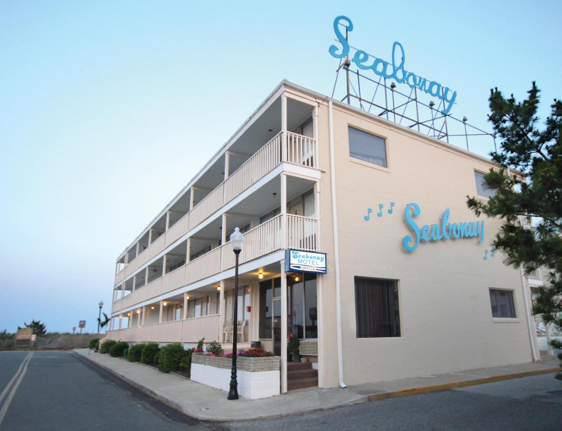 Seabonay Oceanfront Motel photo 11