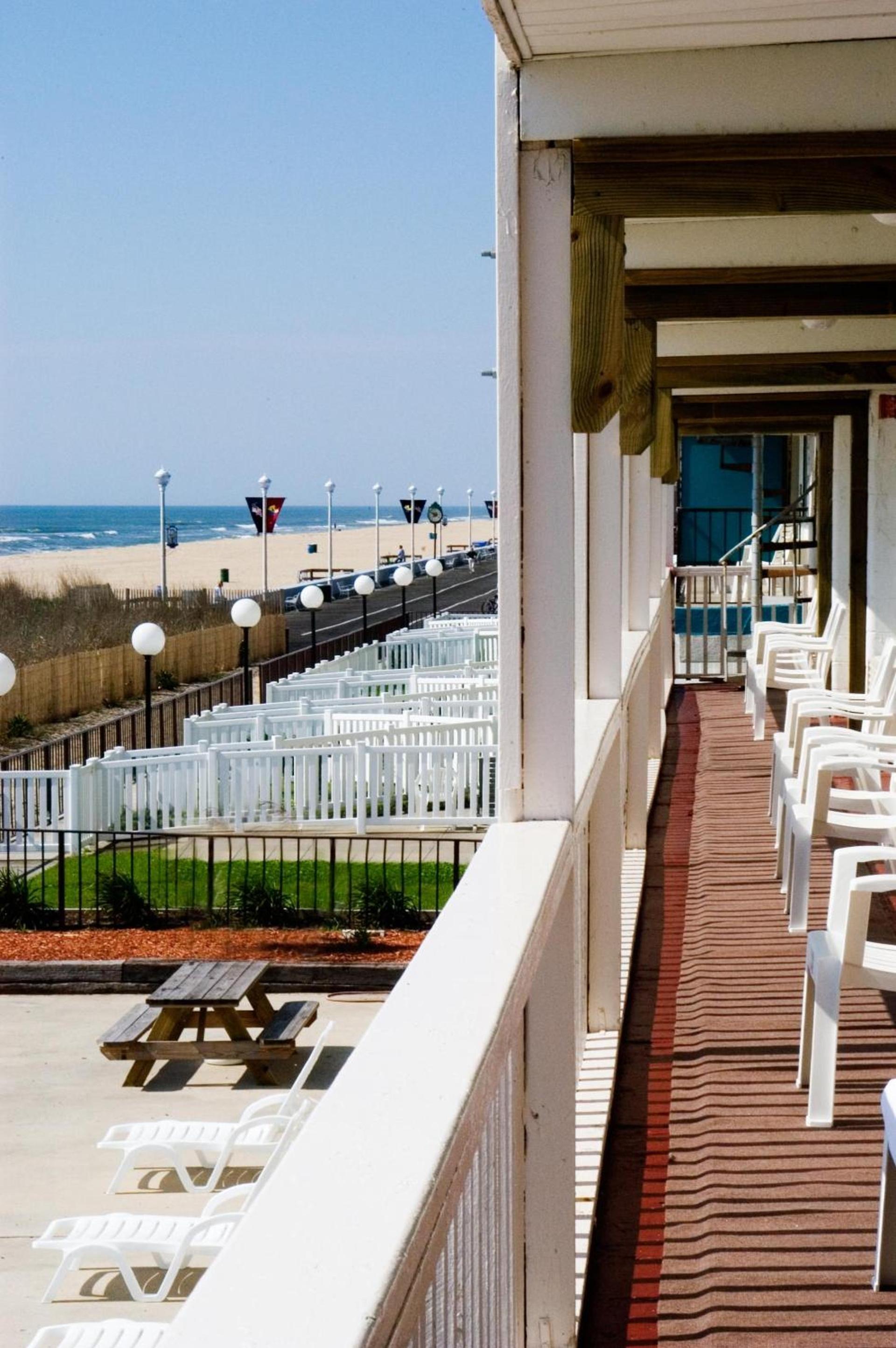 Seabonay Oceanfront Motel photo 12
