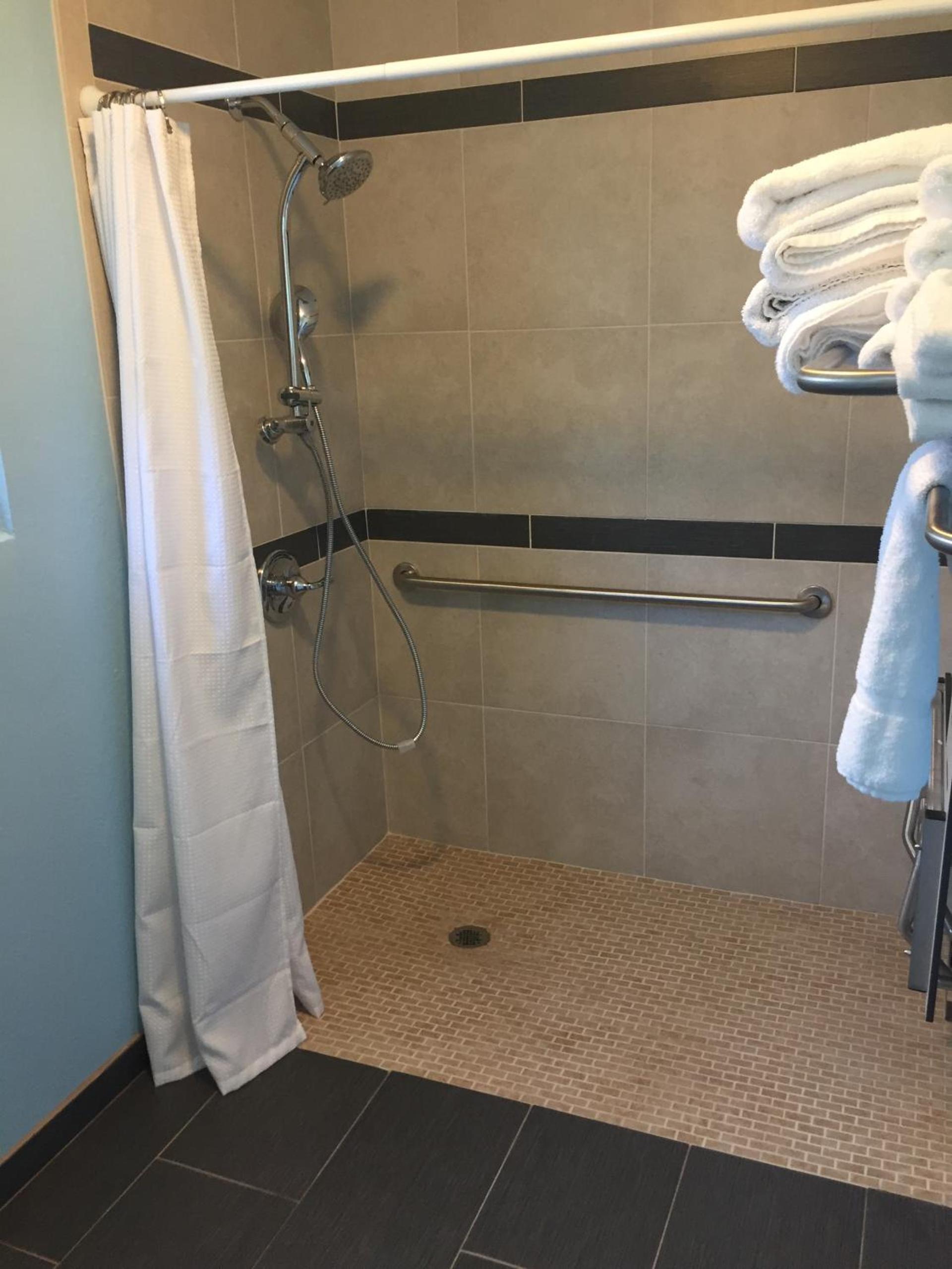 Dolphin Cove Motel photo 47