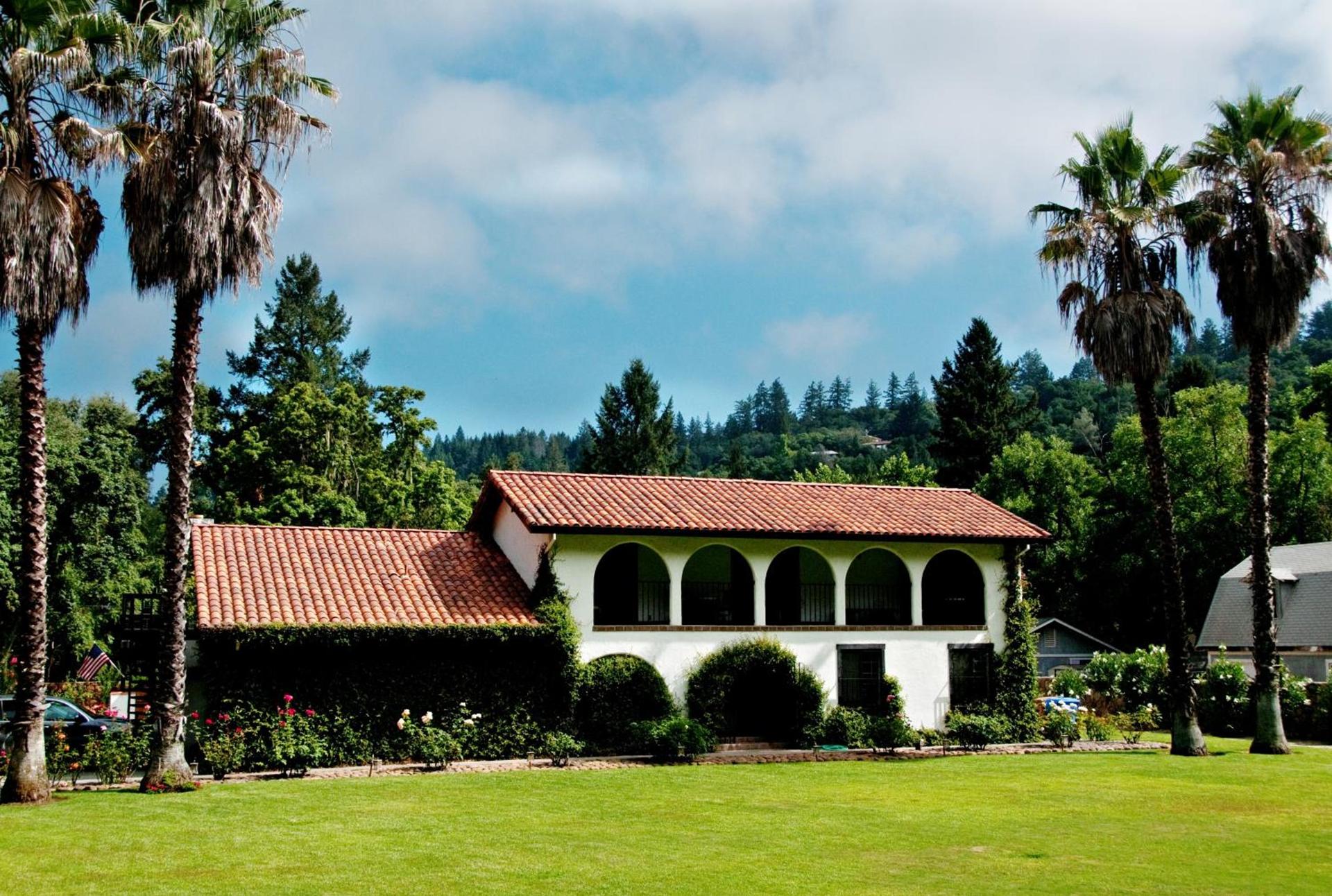 Spanish Villa Inn photo 34