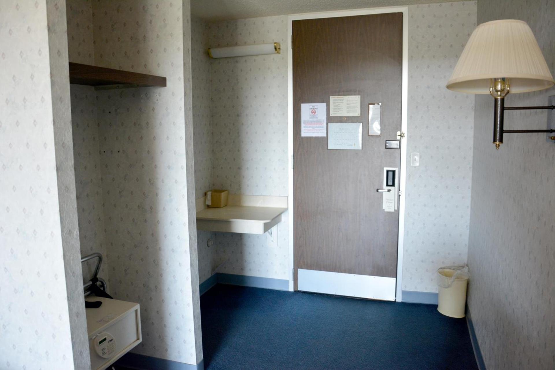 Travelodge by Wyndham Milwaukee photo 22