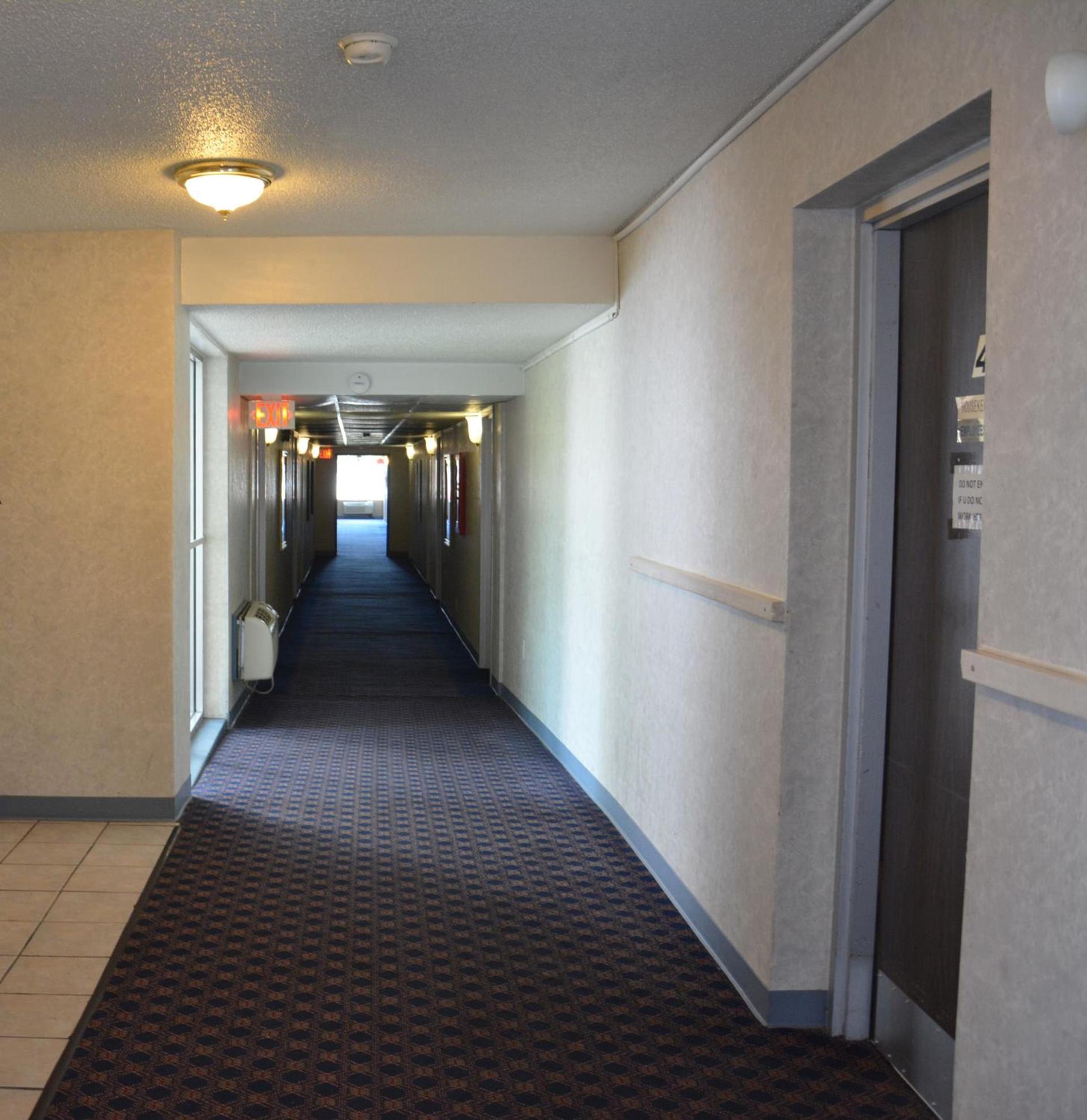 Travelodge by Wyndham Milwaukee photo 30