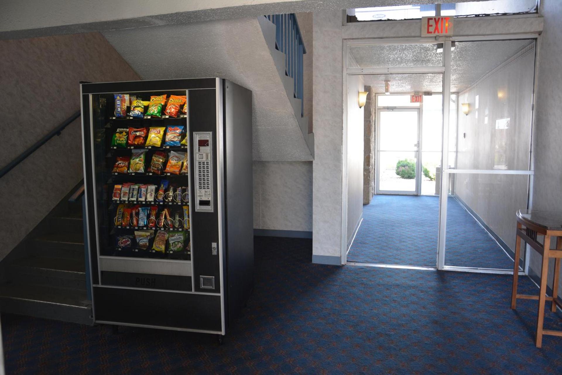 Travelodge by Wyndham Milwaukee photo 33