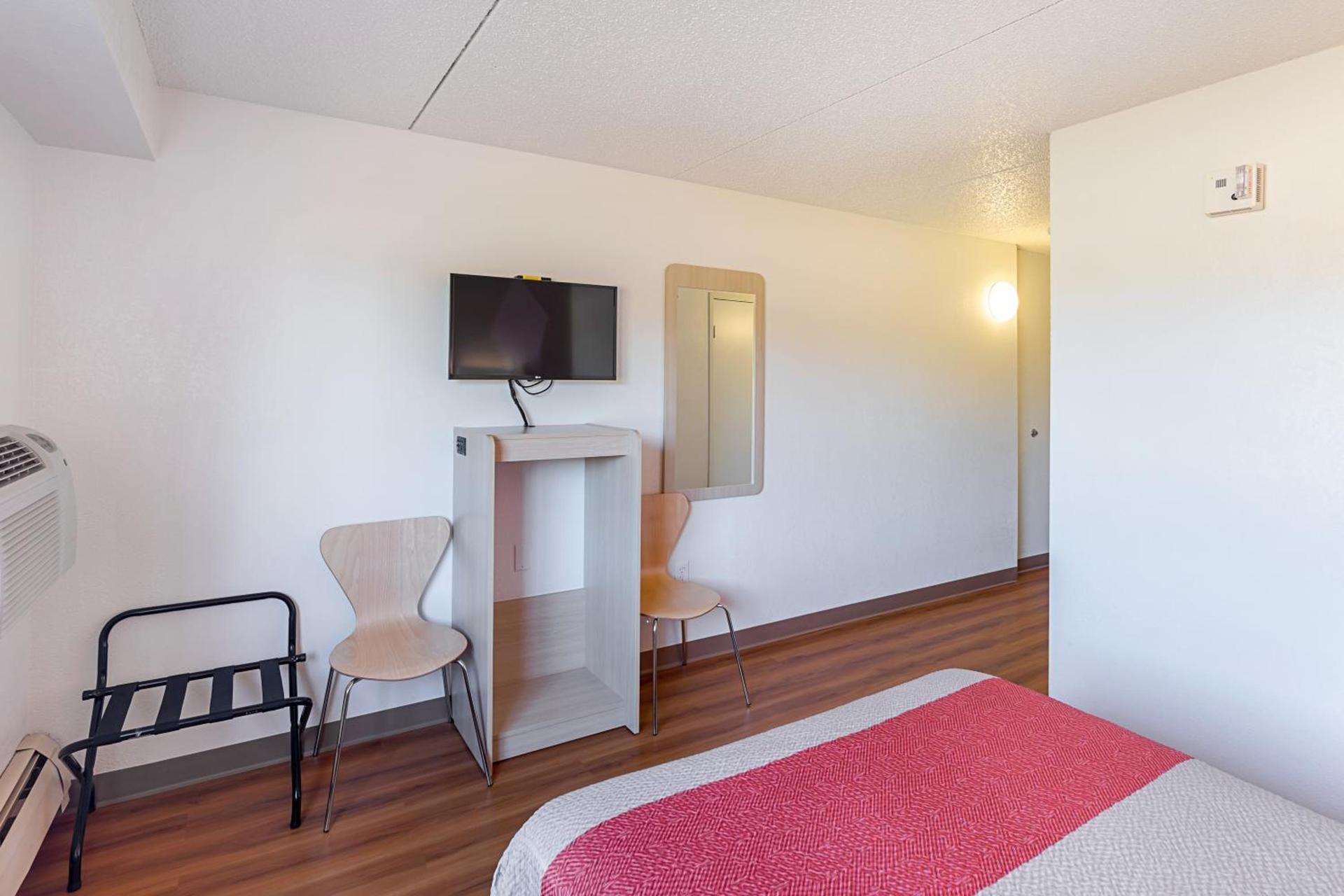Motel 6-Spokane, WA - East photo 26