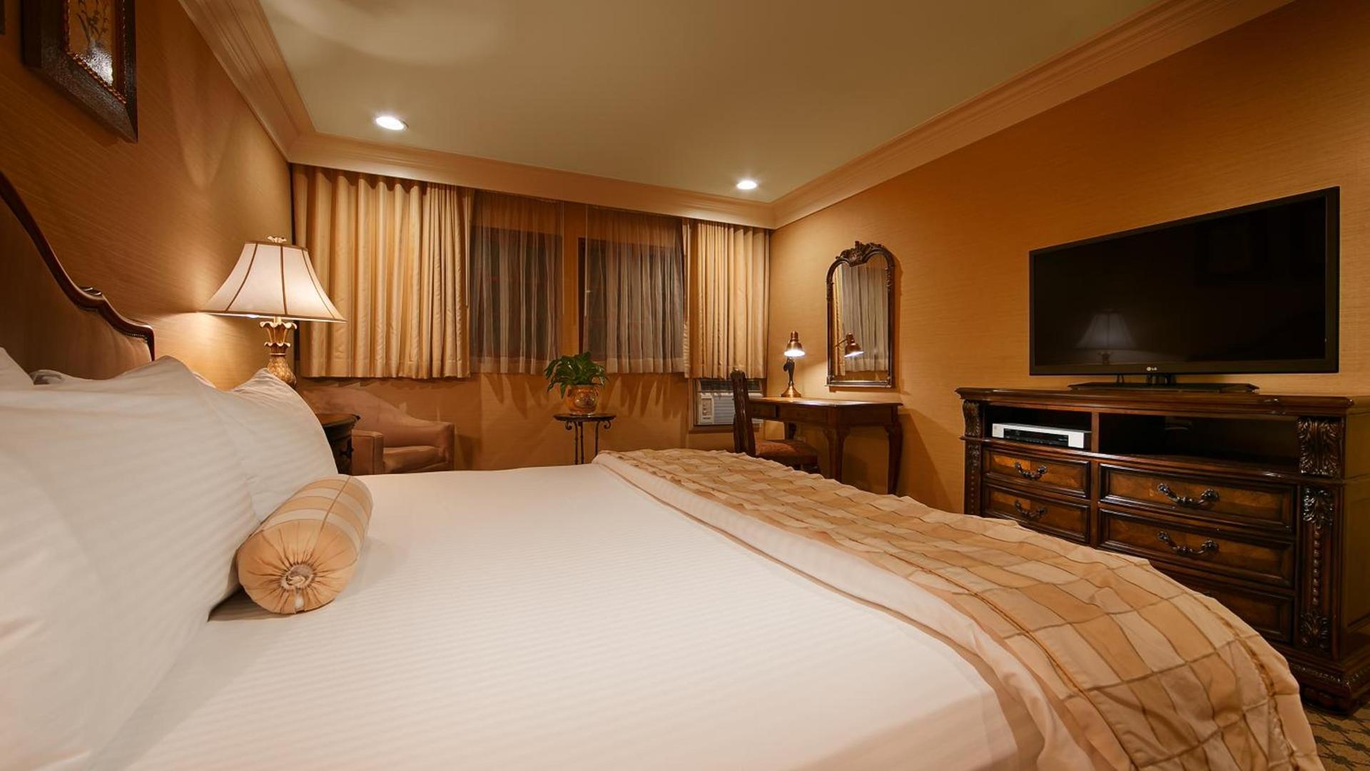 Best Western Plus Sunset Plaza Hotel photo 55