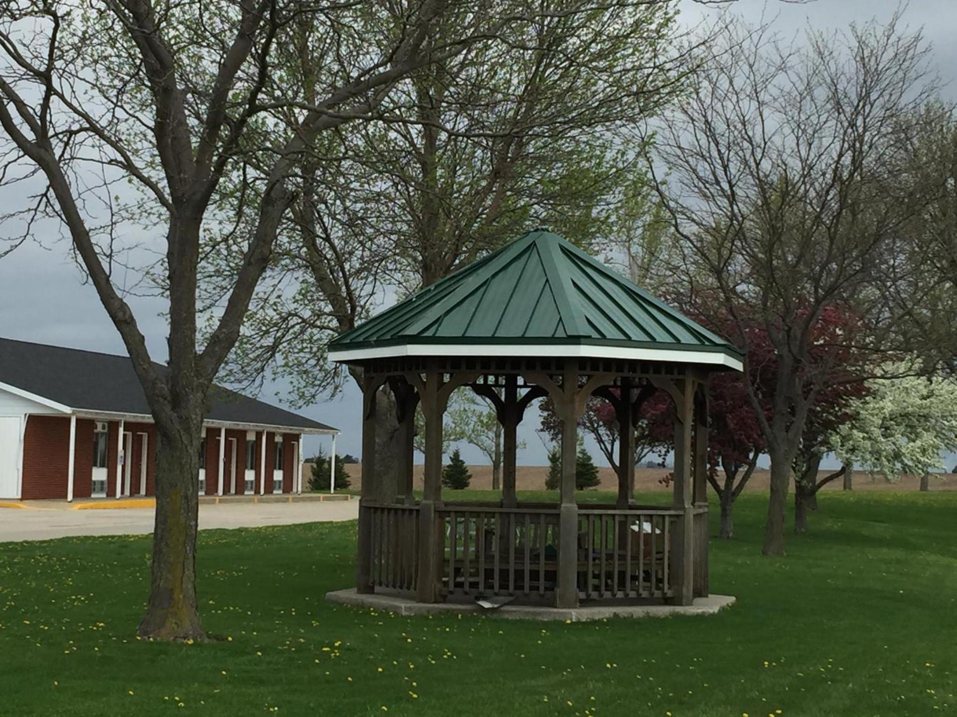 Crest Country Inn photo 4