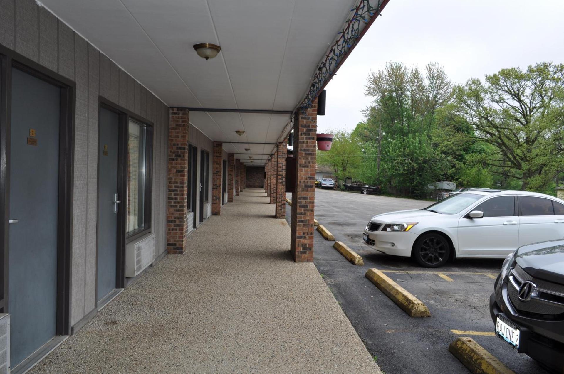 Kewanee Motor Lodge photo 14
