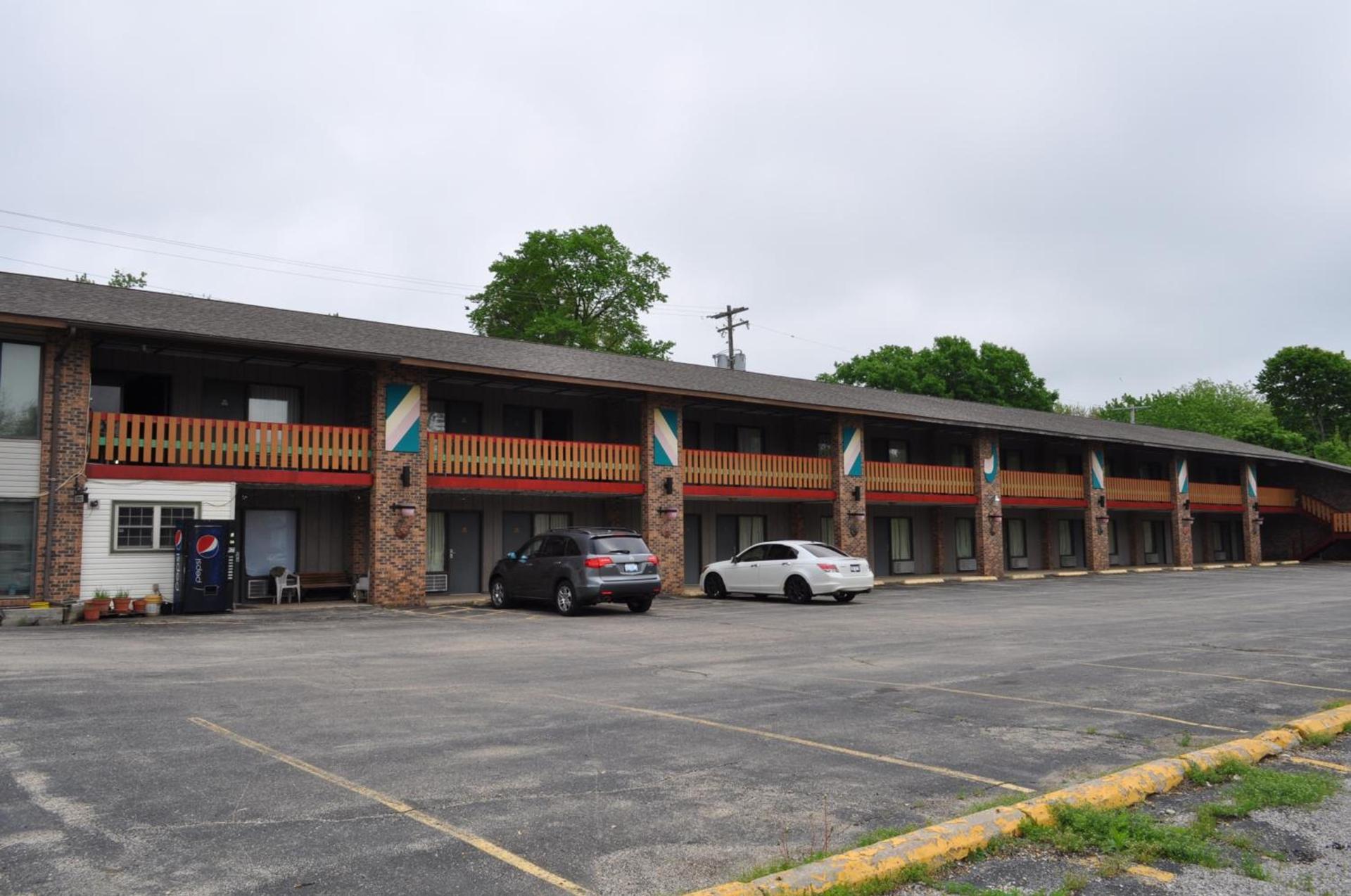 Kewanee Motor Lodge photo 1