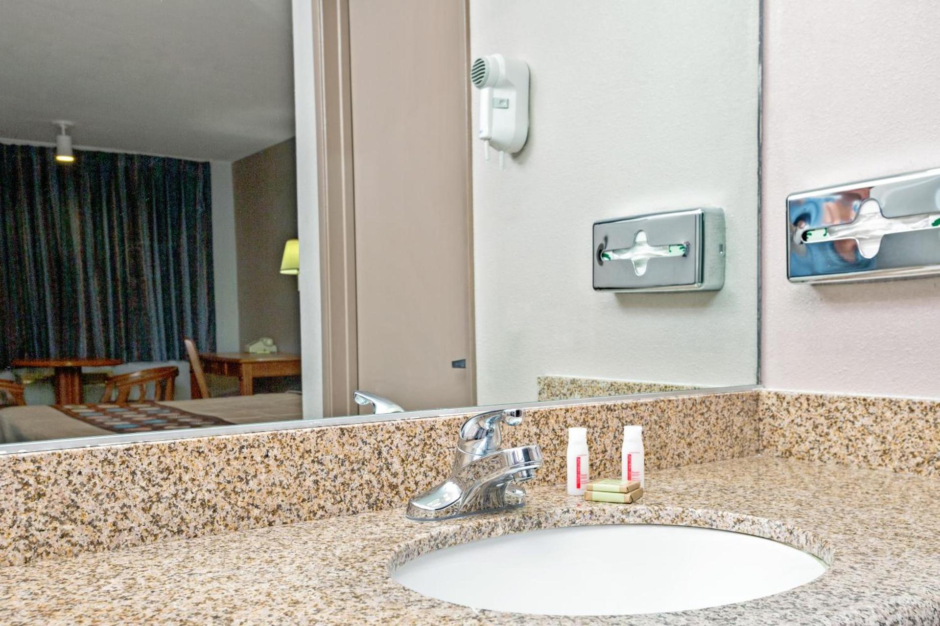 Super 8 by Wyndham Upland Ontario CA photo 20