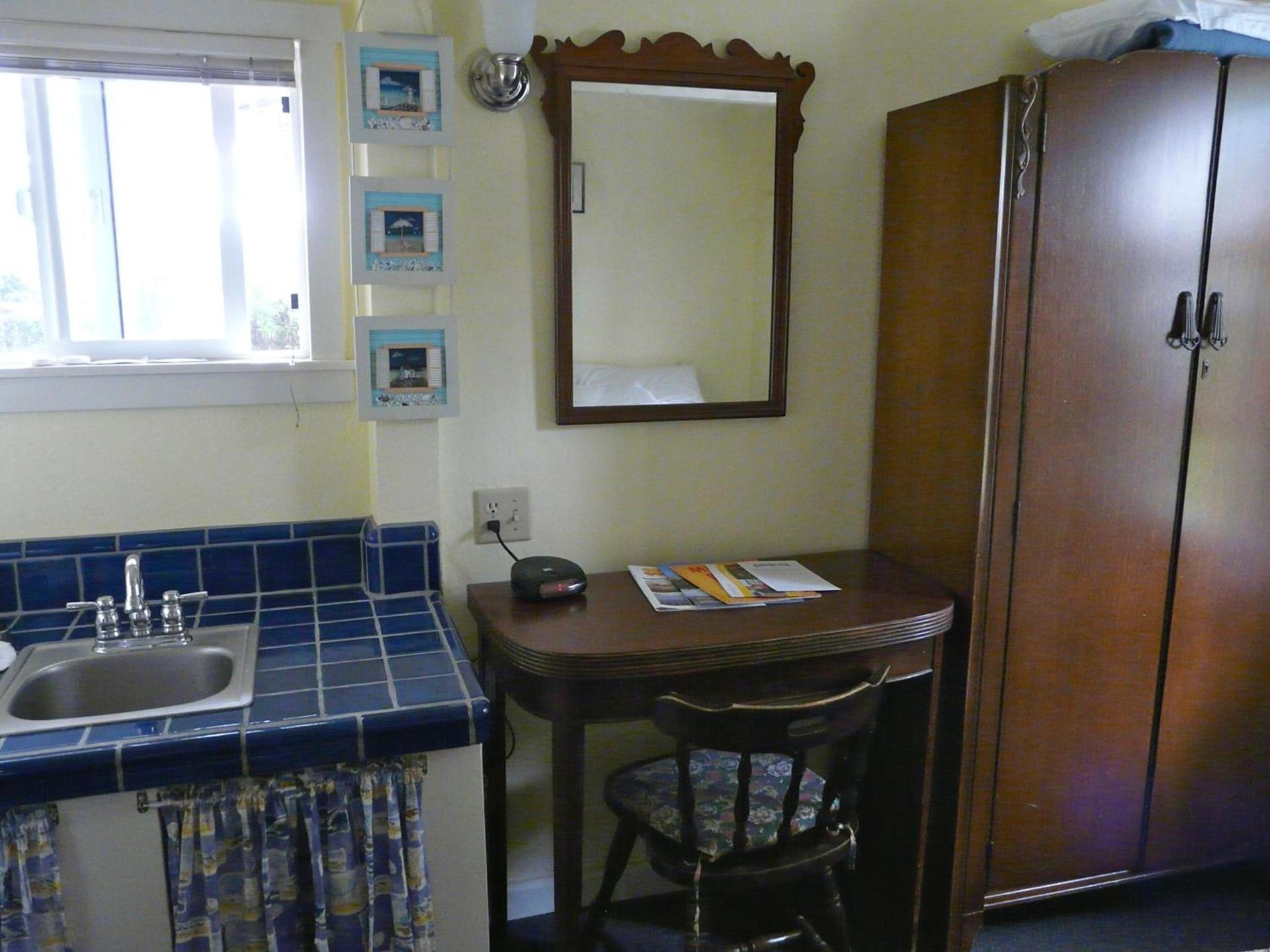 Harbor Inn photo 42
