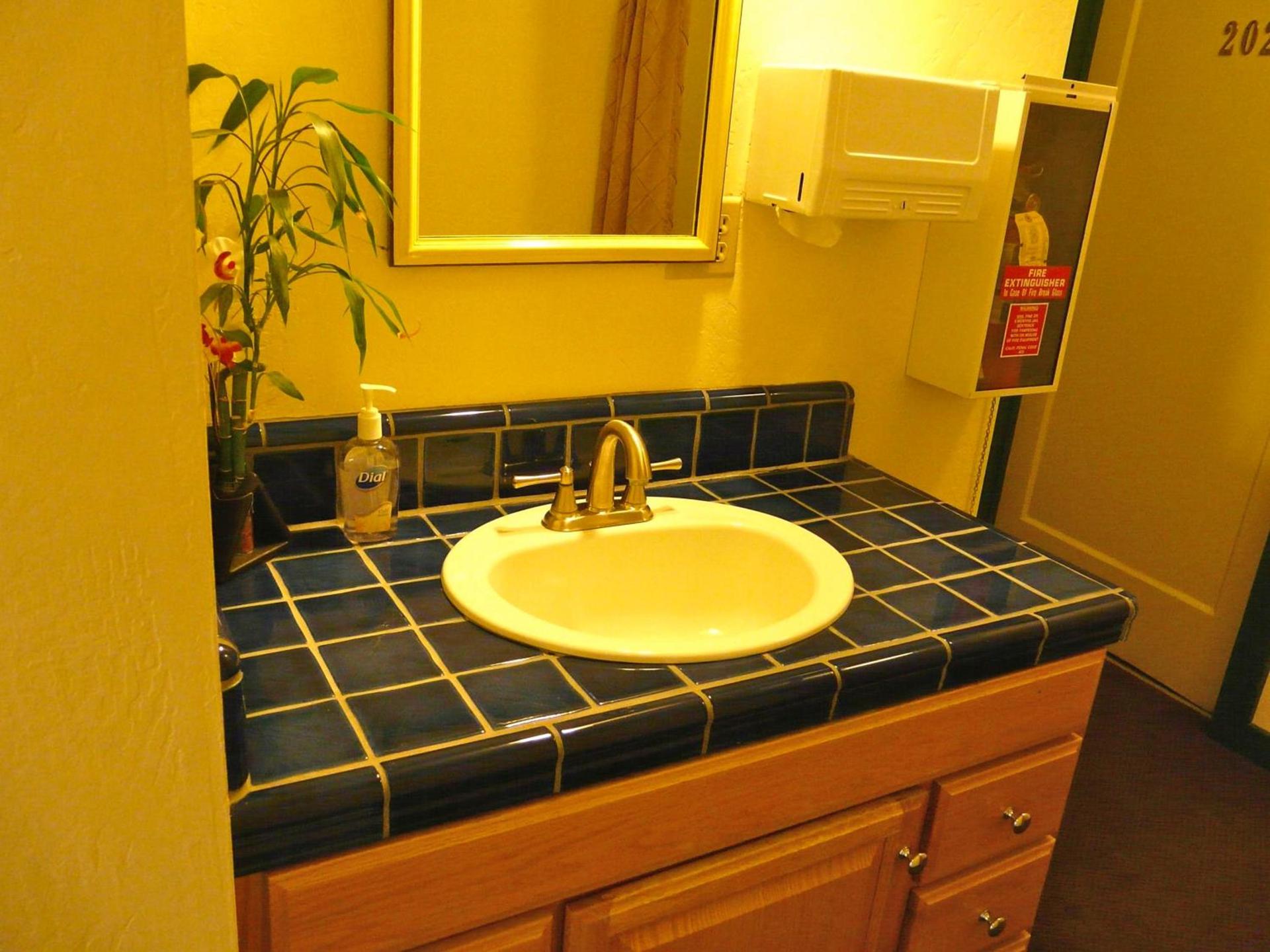Harbor Inn photo 47