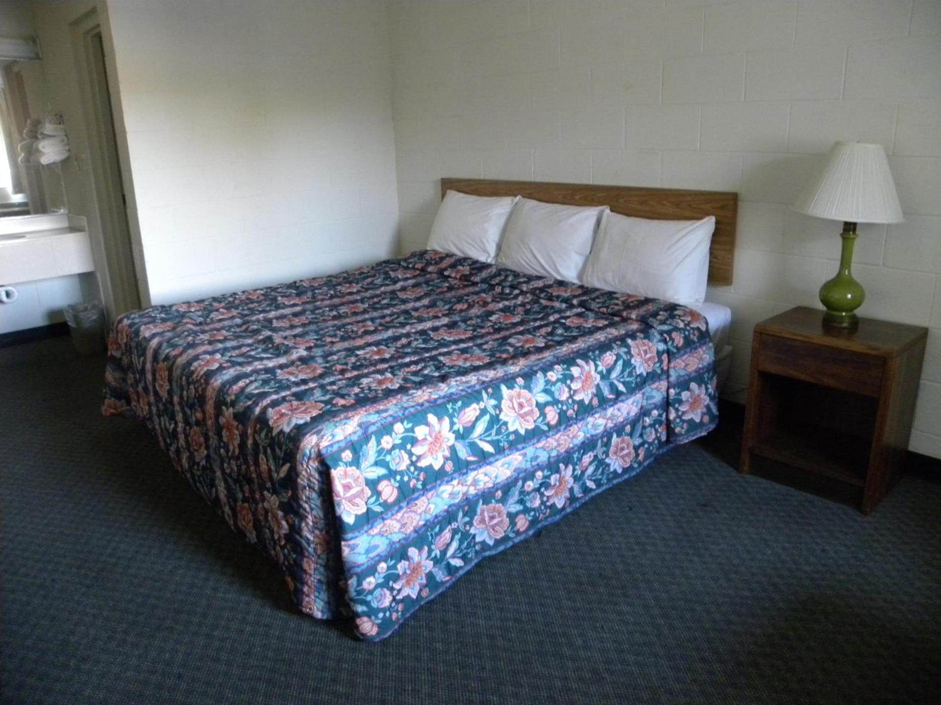 Guest Inn Rogers photo 82