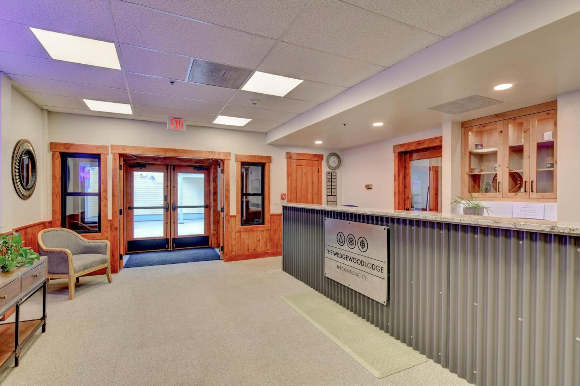 Wedgewood Lodge photo 99