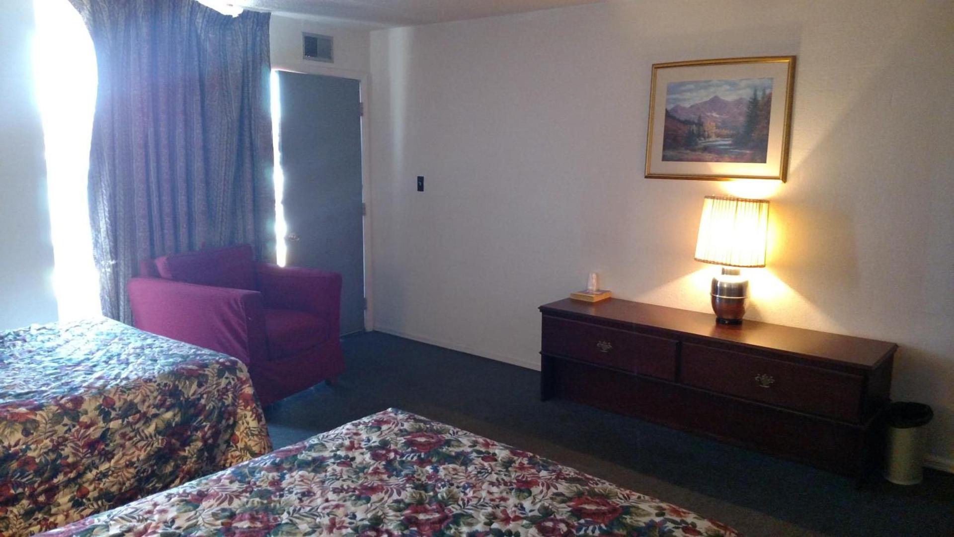 Essex House Motel photo 10